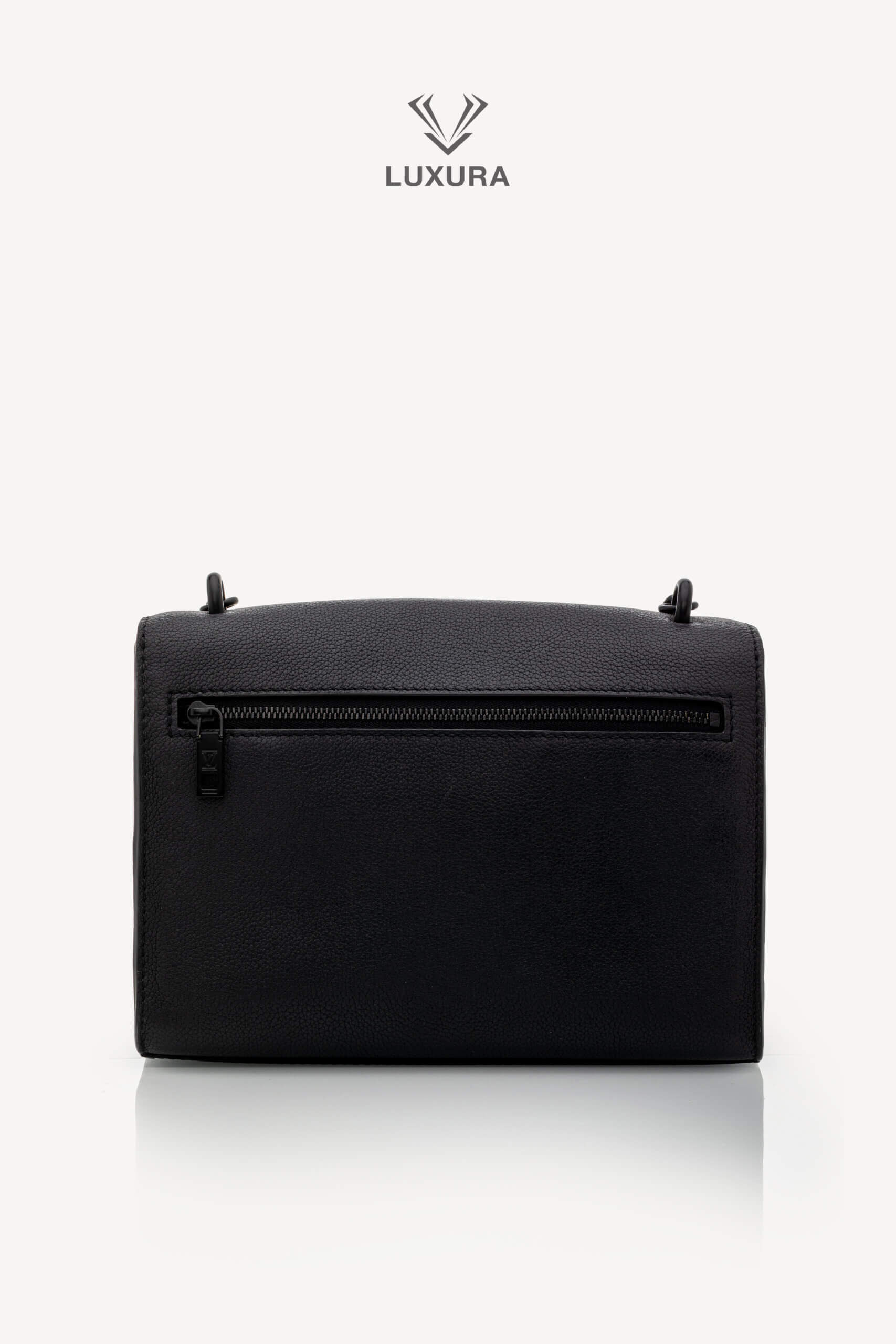 <span style="font-size: 10px;letter-spacing: .15em">HARD TO FIND</span><br>            <strong>LOUIS VUITTON</strong><br>            <div style="margin-top:10px;font-size:16px">Soft Calfskin MyLockMe Chain BB Bag Monochrome</div><br> - Image 5