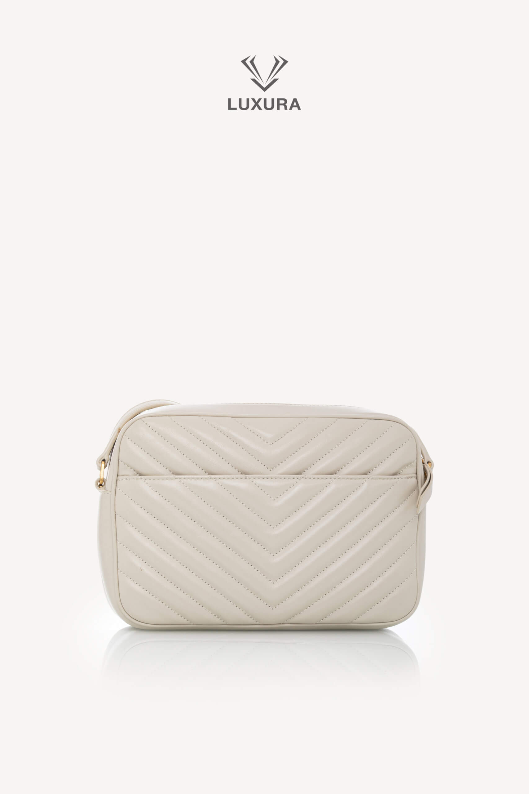 <span style="font-size: 10px;letter-spacing: .15em">HARD TO FIND</span><br>
            <strong>SAINT LAURENT</strong><br>
            <div style="margin-top:10px;font-size:16px">Lou Camera Bag In Quilted Leather White</div><br> - Image 7