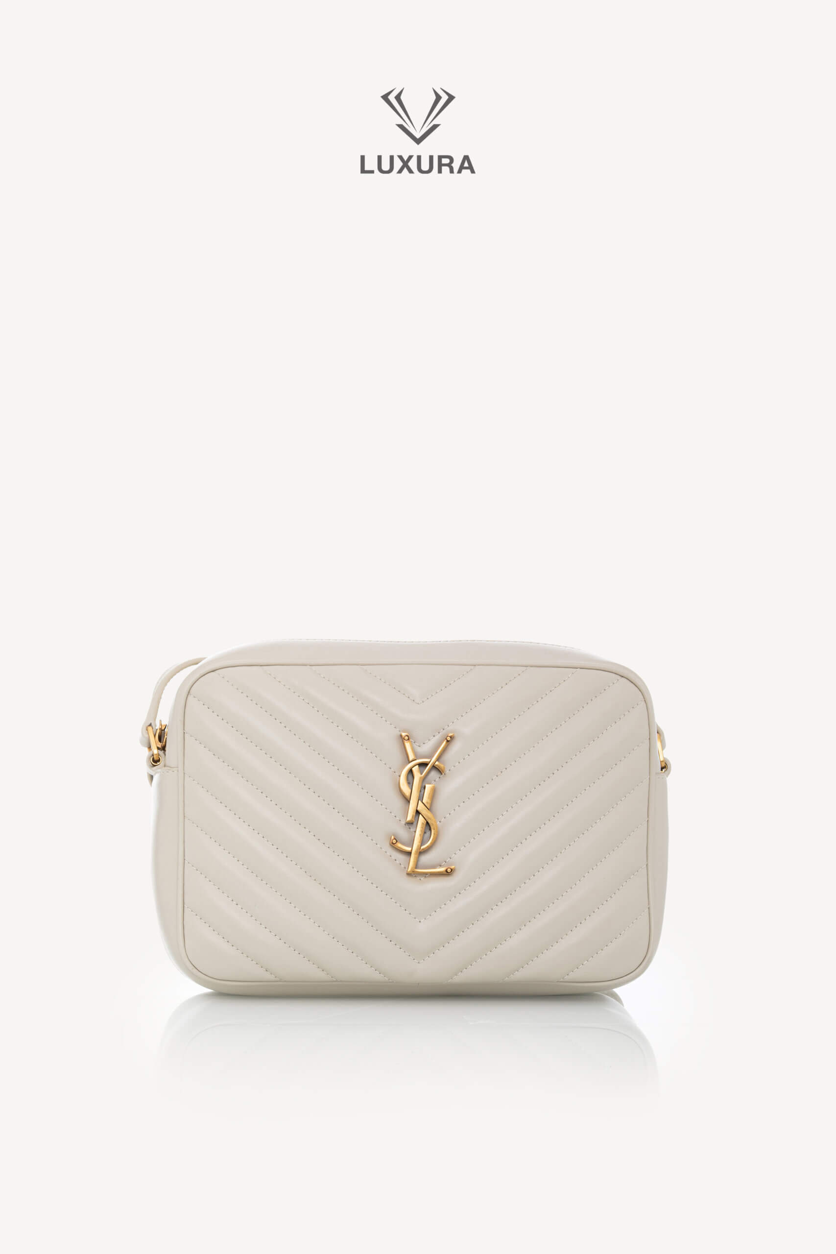 <span style="font-size: 10px;letter-spacing: .15em">HARD TO FIND</span><br>
            <strong>SAINT LAURENT</strong><br>
            <div style="margin-top:10px;font-size:16px">Lou Camera Bag In Quilted Leather White</div><br> - Image 6
