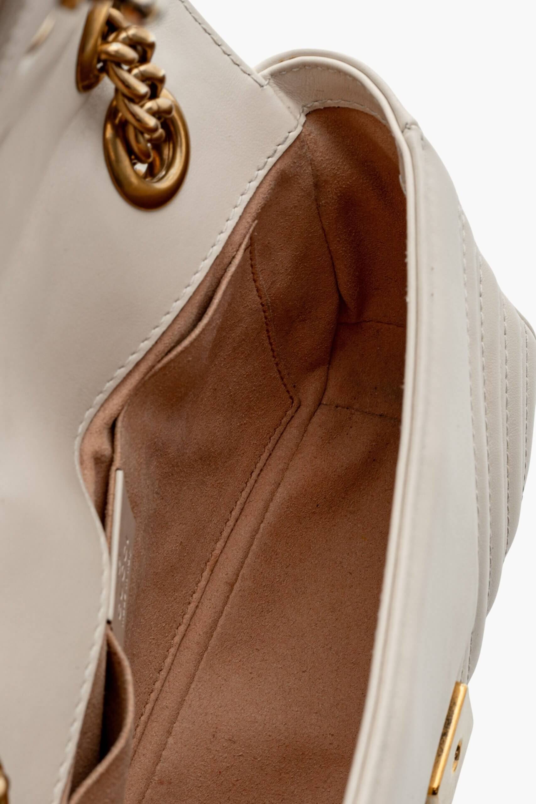 <span style="font-size: 10px;letter-spacing: .15em">BEST DEAL</span><br>            <strong>GUCCI</strong><br>            <div style="margin-top:10px;font-size:16px">Calfskin Matelasse Mini GG Marmont Shoulder Bag White</div><br> - Image 12