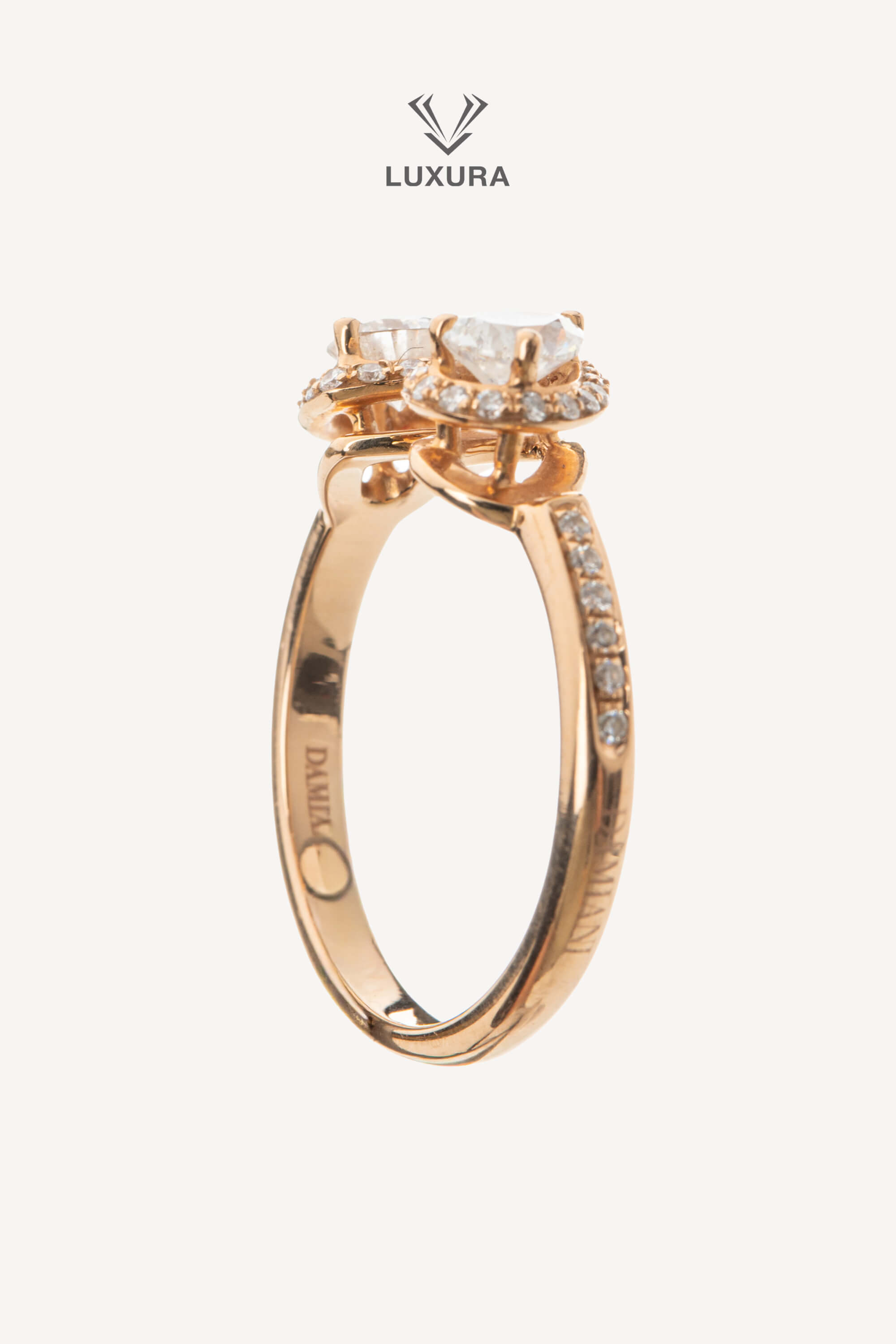 <span style="font-size: 10px; color: rgb(101, 101, 101);letter-spacing: .15em;">BEST DEAL</span><br><strong> DAMIANI </strong><br><div style="margin-top:10px; font-size:16px;"> Minou Ring with Pear-Shaped Diamond 0.82 ct 50 </div><br> - Image 10