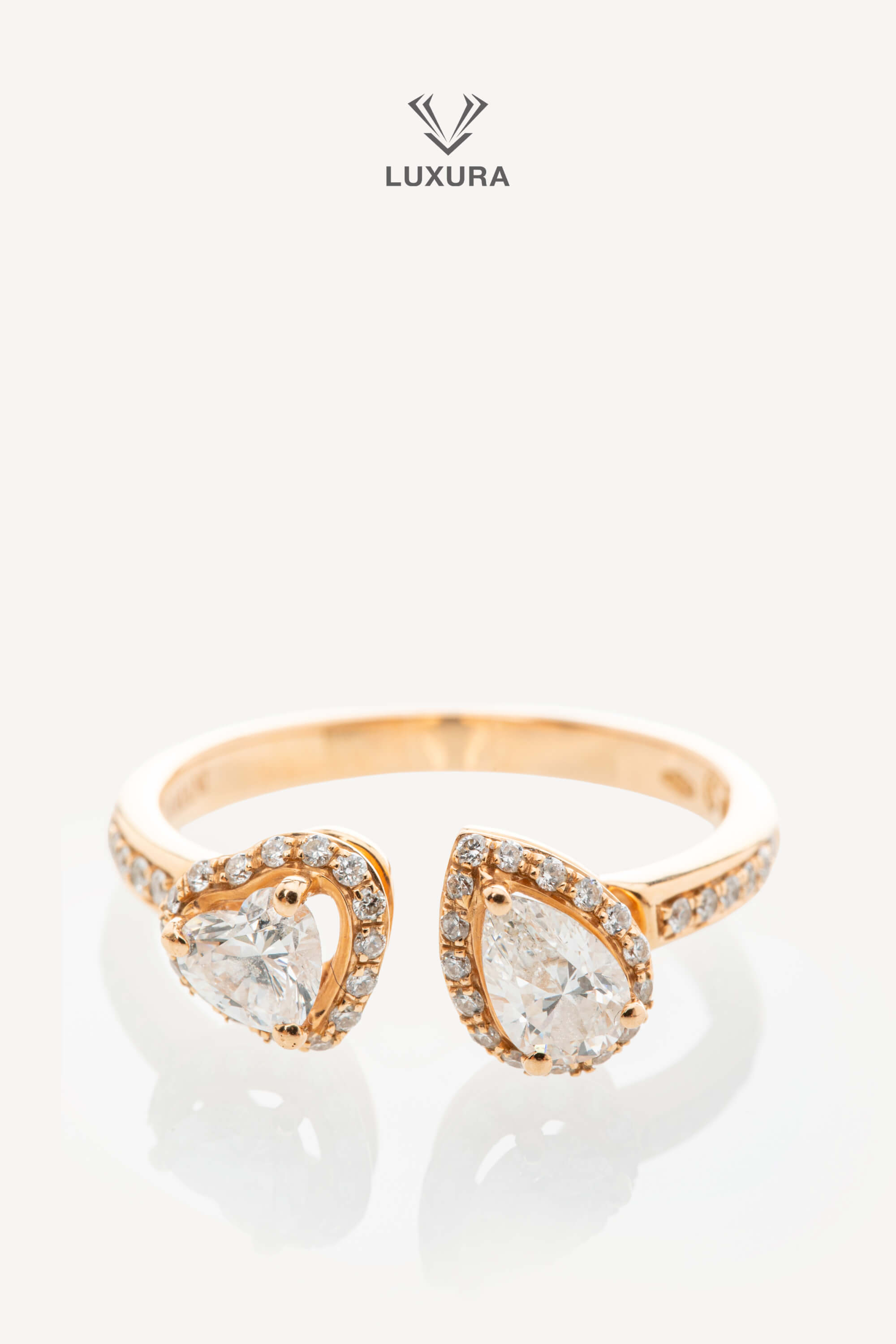 <span style="font-size: 10px; color: rgb(101, 101, 101);letter-spacing: .15em;">BEST DEAL</span><br><strong> DAMIANI </strong><br><div style="margin-top:10px; font-size:16px;"> Minou Ring with Pear-Shaped Diamond 0.82 ct 50 </div><br>