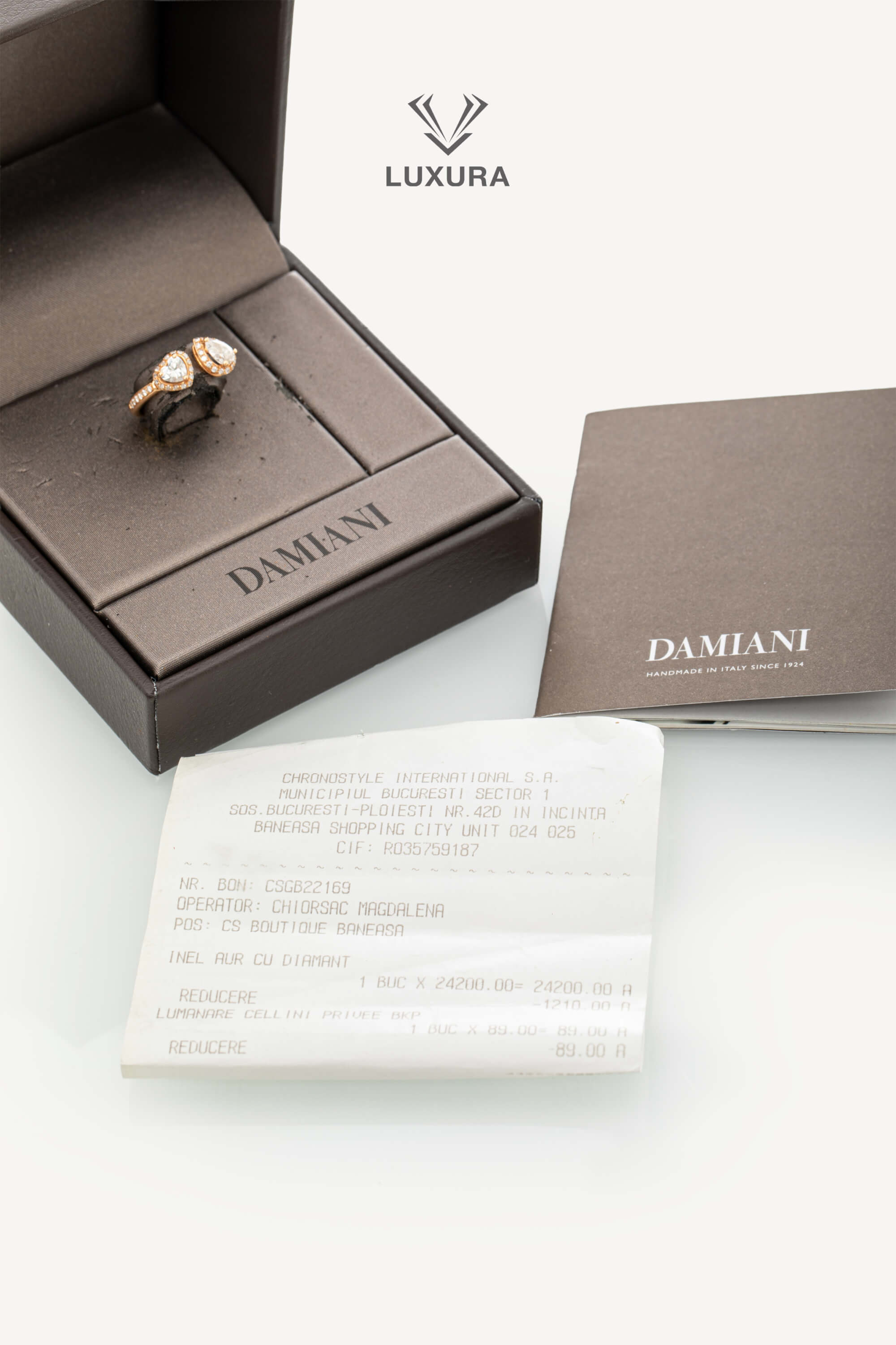 <span style="font-size: 10px; color: rgb(101, 101, 101);letter-spacing: .15em;">BEST DEAL</span><br><strong> DAMIANI </strong><br><div style="margin-top:10px; font-size:16px;"> Minou Ring with Pear-Shaped Diamond 0.82 ct 50 </div><br> - Image 9