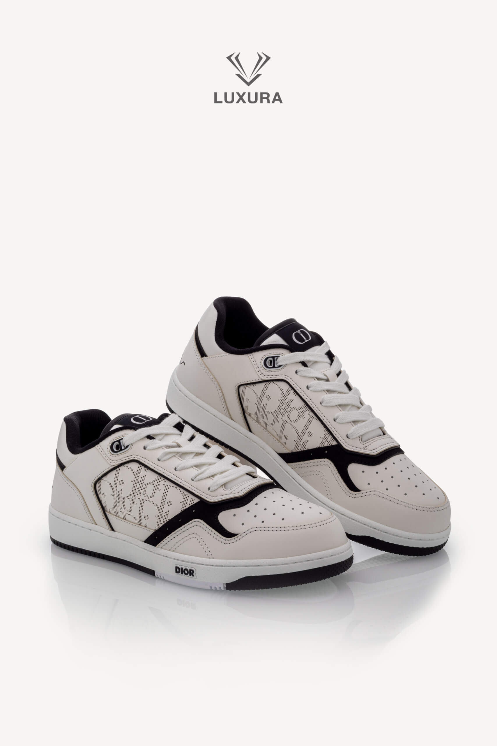 <span style="font-size: 10px;letter-spacing: .15em">NEW COLLECTION</span><br>            <strong>DIOR</strong><br>            <div style="margin-top:10px;font-size:16px">B27 Uptown Low-Top Sneaker White Black with White Dior Oblique Galaxy Leather 41 </div><br> - Image 3