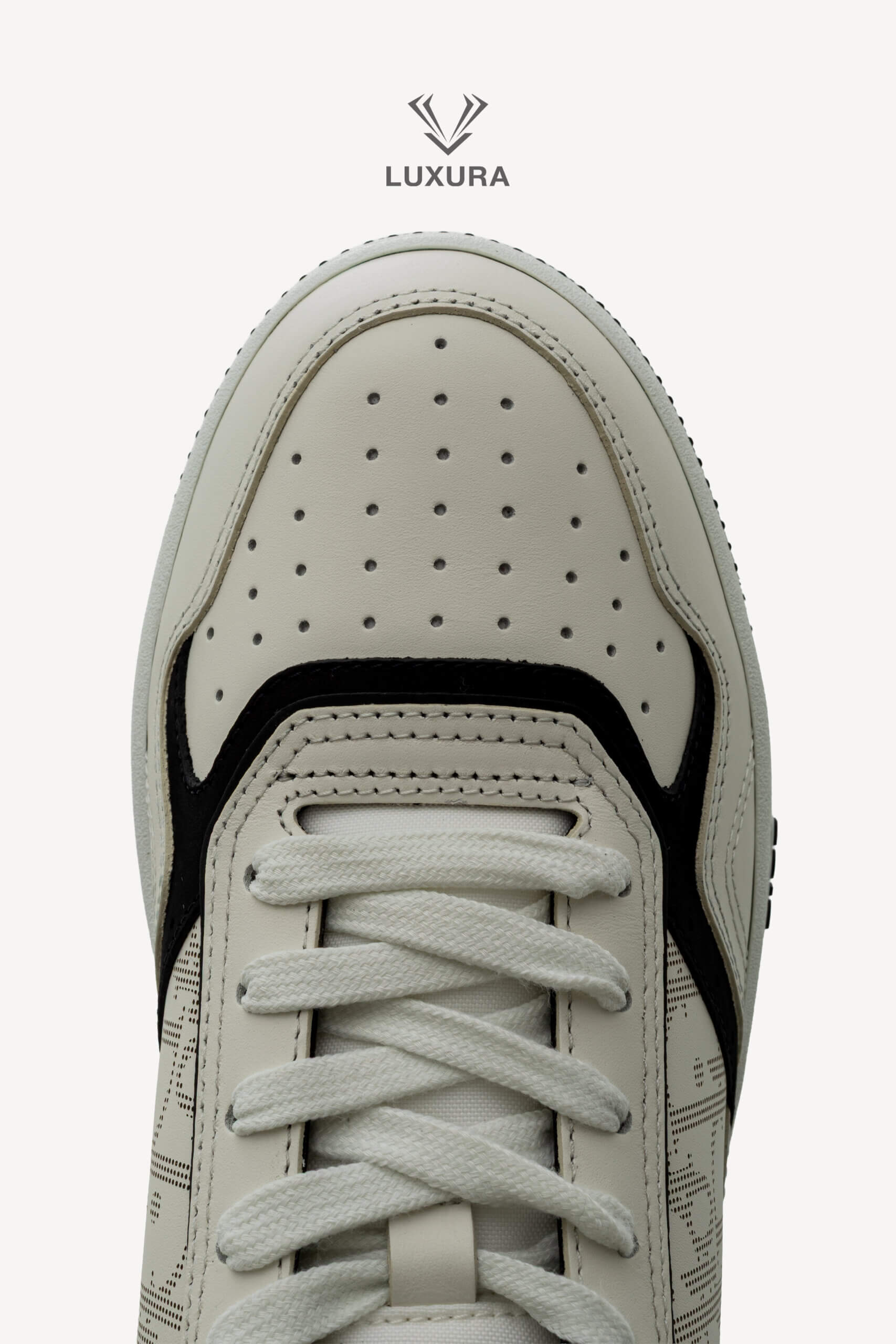 <span style="font-size: 10px;letter-spacing: .15em">NEW COLLECTION</span><br>            <strong>DIOR</strong><br>            <div style="margin-top:10px;font-size:16px">B27 Uptown Low-Top Sneaker White Black with White Dior Oblique Galaxy Leather 41 </div><br> - Image 10