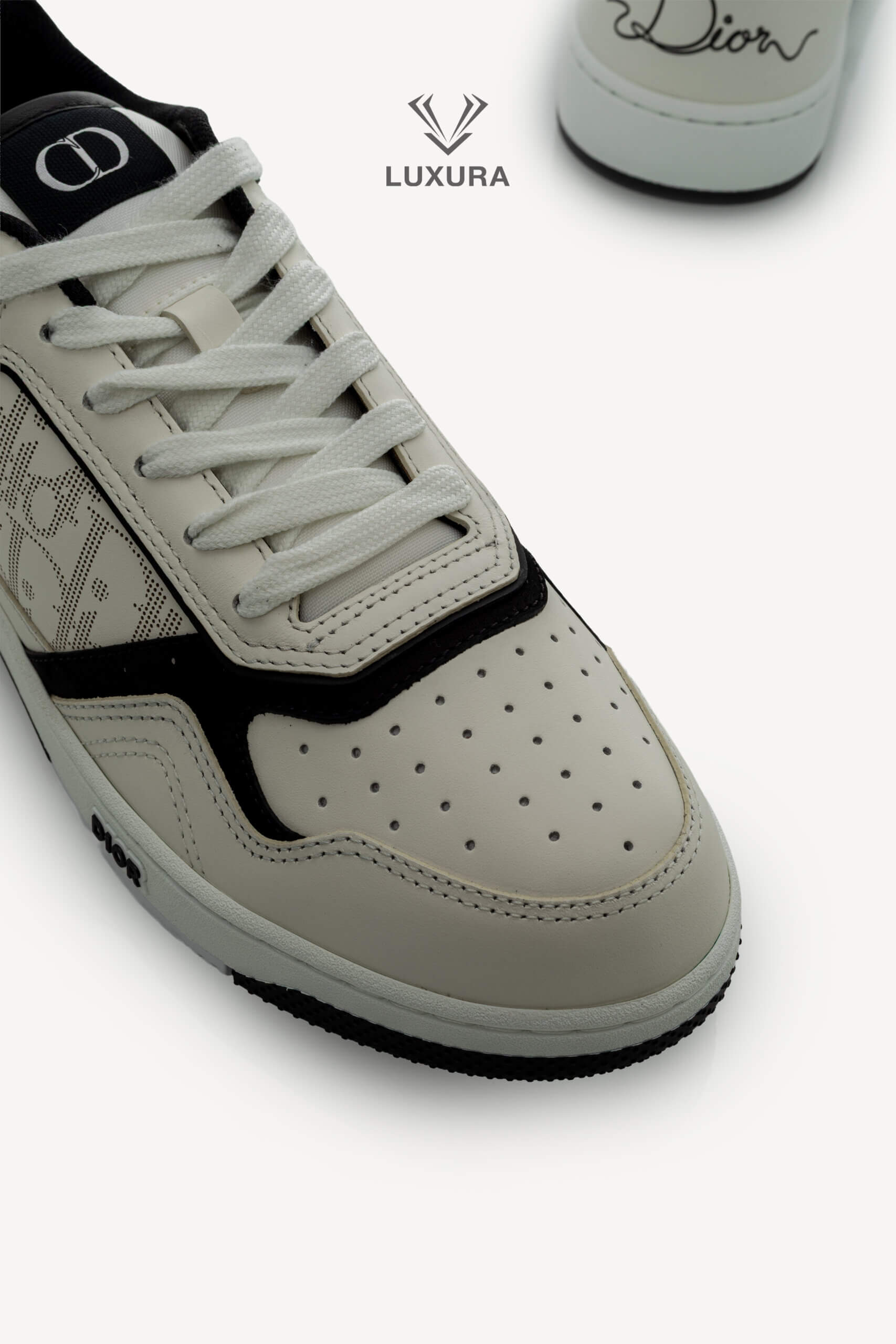 <span style="font-size: 10px;letter-spacing: .15em">NEW COLLECTION</span><br>            <strong>DIOR</strong><br>            <div style="margin-top:10px;font-size:16px">B27 Uptown Low-Top Sneaker White Black with White Dior Oblique Galaxy Leather 41 </div><br> - Image 9