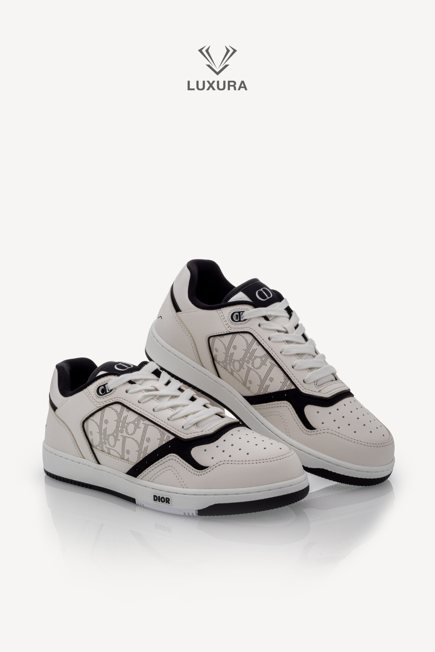 <span style="font-size: 10px;letter-spacing: .15em">NEW COLLECTION</span><br>            <strong>DIOR</strong><br>            <div style="margin-top:10px;font-size:16px">B27 Uptown Low-Top Sneaker White Black with White Dior Oblique Galaxy Leather 42 </div><br> - Image 4