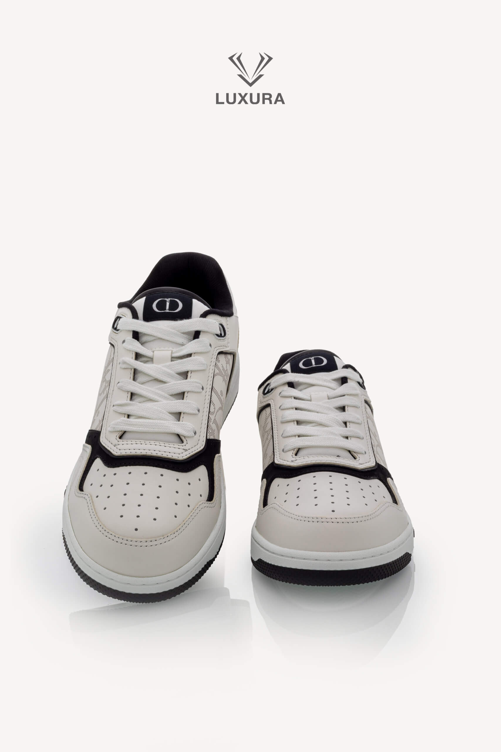 <span style="font-size: 10px;letter-spacing: .15em">NEW COLLECTION</span><br>            <strong>DIOR</strong><br>            <div style="margin-top:10px;font-size:16px">B27 Uptown Low-Top Sneaker White Black with White Dior Oblique Galaxy Leather 42 </div><br> - Image 5