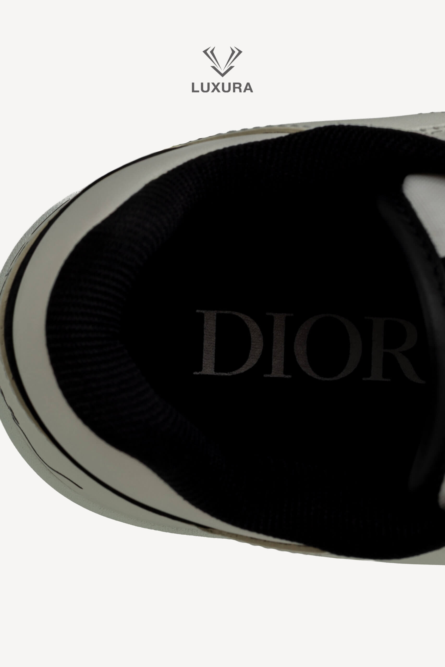 <span style="font-size: 10px;letter-spacing: .15em">NEW COLLECTION</span><br>            <strong>DIOR</strong><br>            <div style="margin-top:10px;font-size:16px">B27 Uptown Low-Top Sneaker White Black with White Dior Oblique Galaxy Leather 42 </div><br> - Image 16