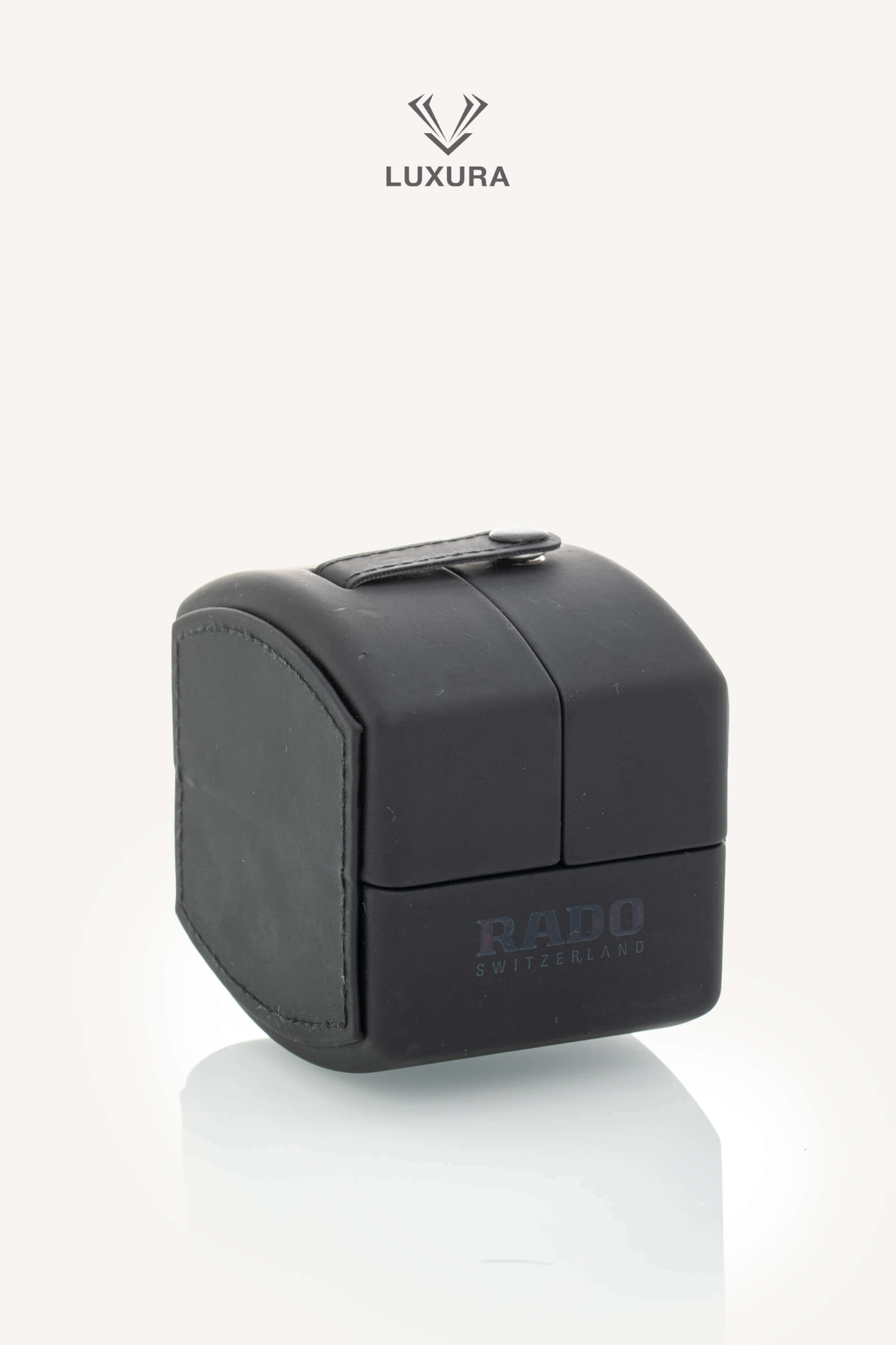 <span style="font-size: 10px; color: rgb(101, 101, 101);letter-spacing: .15em;"> HARD TO FIND</span><br><strong>RADO</strong><br><div style="margin-top:10px; font-size:16px;"> Centrix Automatic Diamonds Open Heart 33 mm </div><br> - Image 19