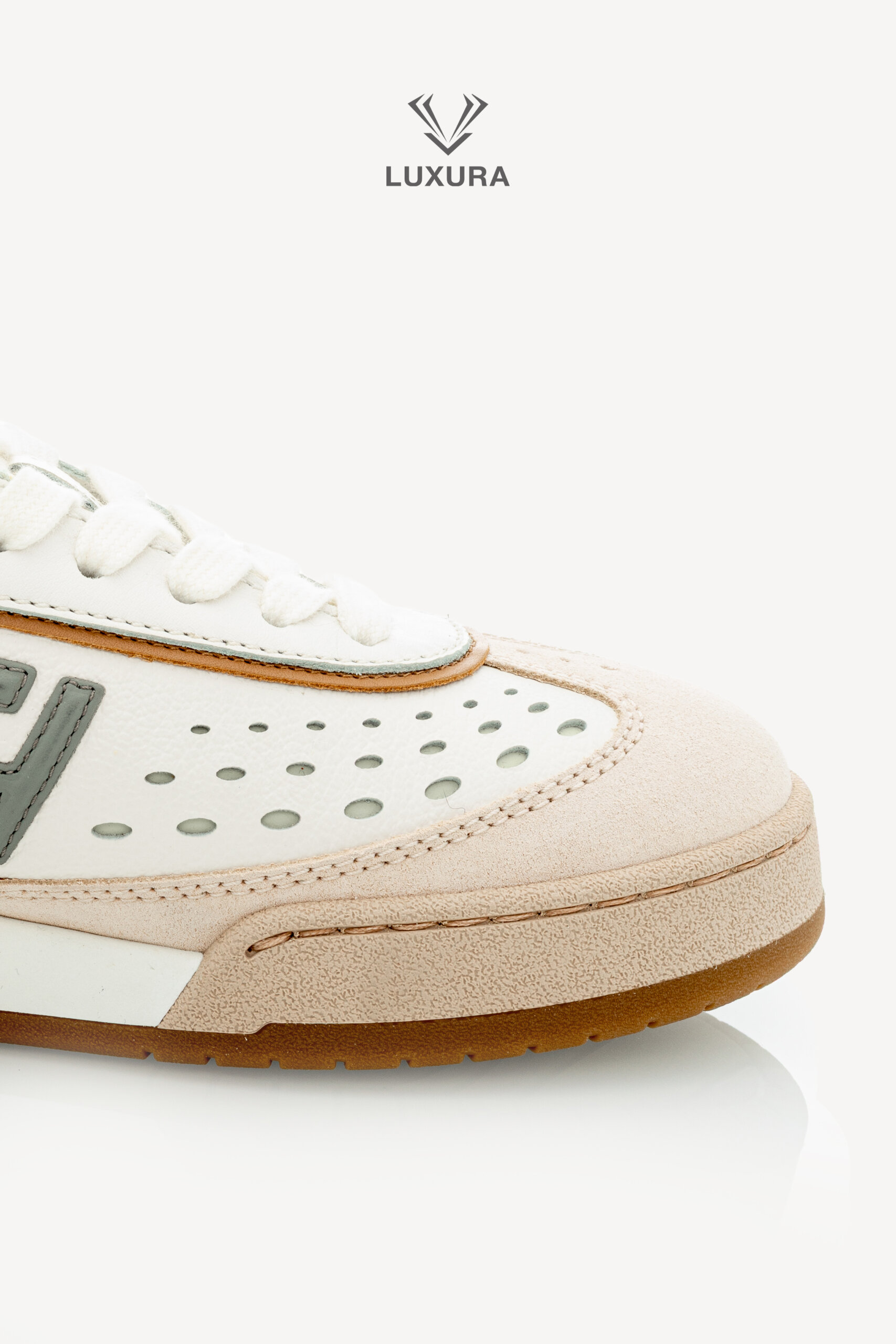 <span style="font-size: 10px;letter-spacing: .15em">NEW COLLECTION</span><br>            <strong>FENDI</strong><br>            <div style="margin-top:10px;font-size:16px">Match White and Brown leather and suede low tops 37</div><br> - Image 10