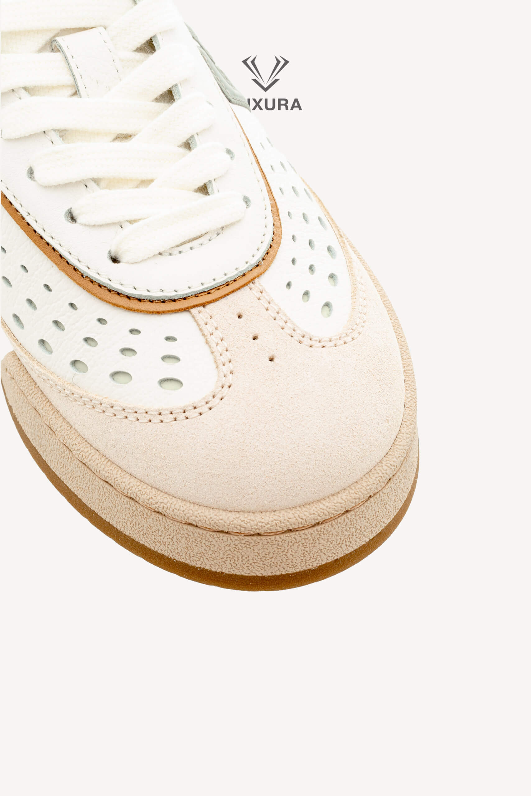 <span style="font-size: 10px;letter-spacing: .15em">NEW COLLECTION</span><br>            <strong>FENDI</strong><br>            <div style="margin-top:10px;font-size:16px">Match White and Brown leather and suede low tops 37</div><br> - Image 12