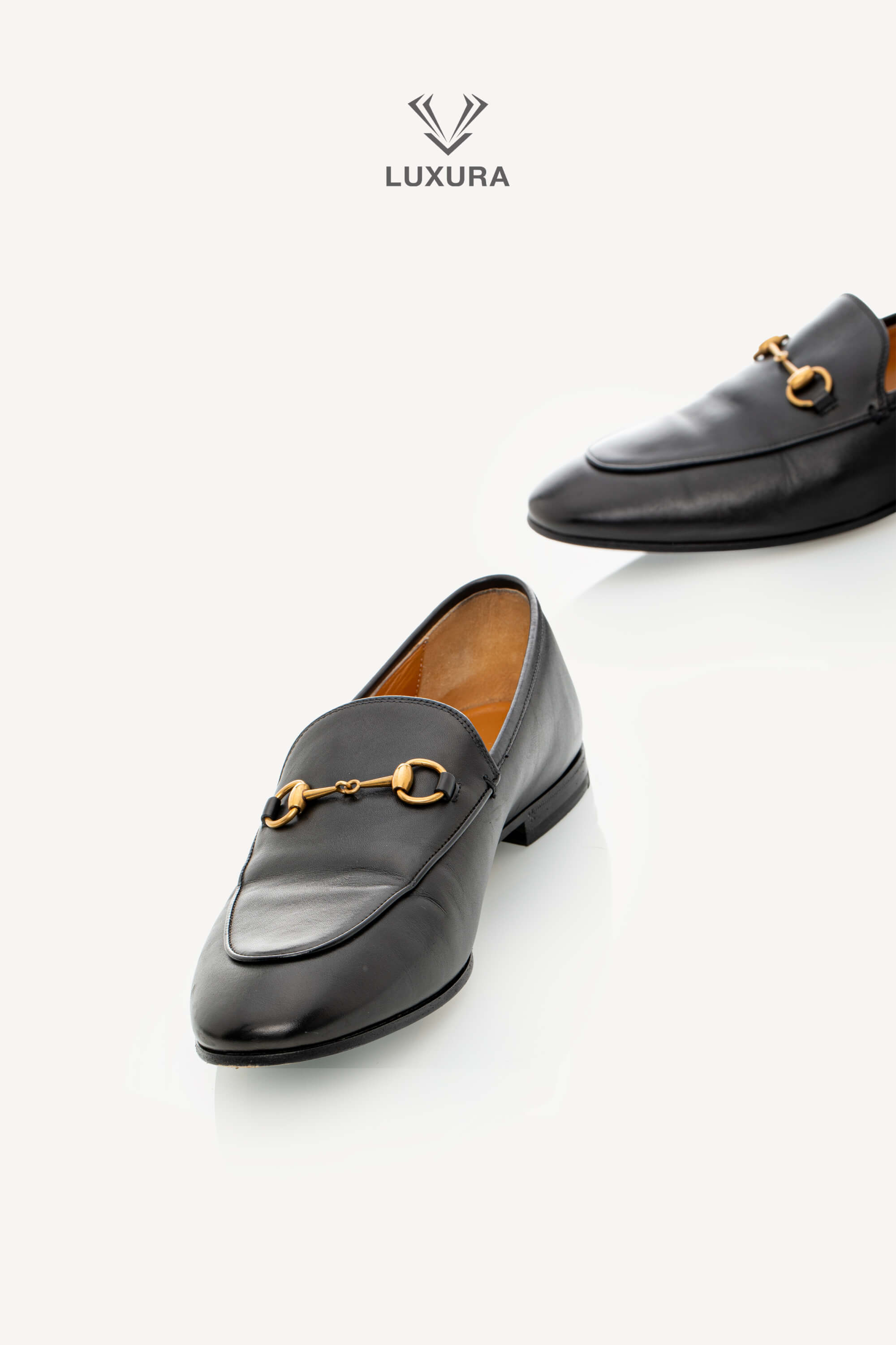<span style="font-size: 10px;letter-spacing: .15em">BEST DEAL</span><br> <strong>GUCCI</strong><br> <div style="margin-top:10px;font-size:16px">Calfskin Jordaan Loafers Black 40.5</div><br> - Image 13