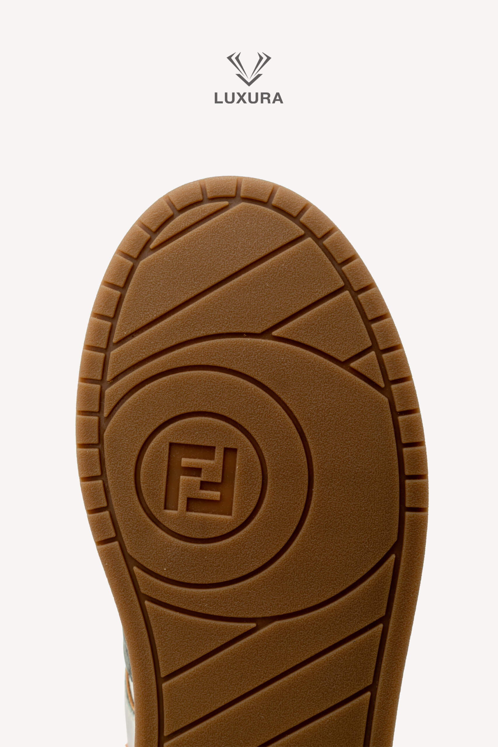 <span style="font-size: 10px;letter-spacing: .15em">NEW COLLECTION</span><br>            <strong>FENDI</strong><br>            <div style="margin-top:10px;font-size:16px">Match White and Brown leather and suede low tops 37</div><br> - Image 20