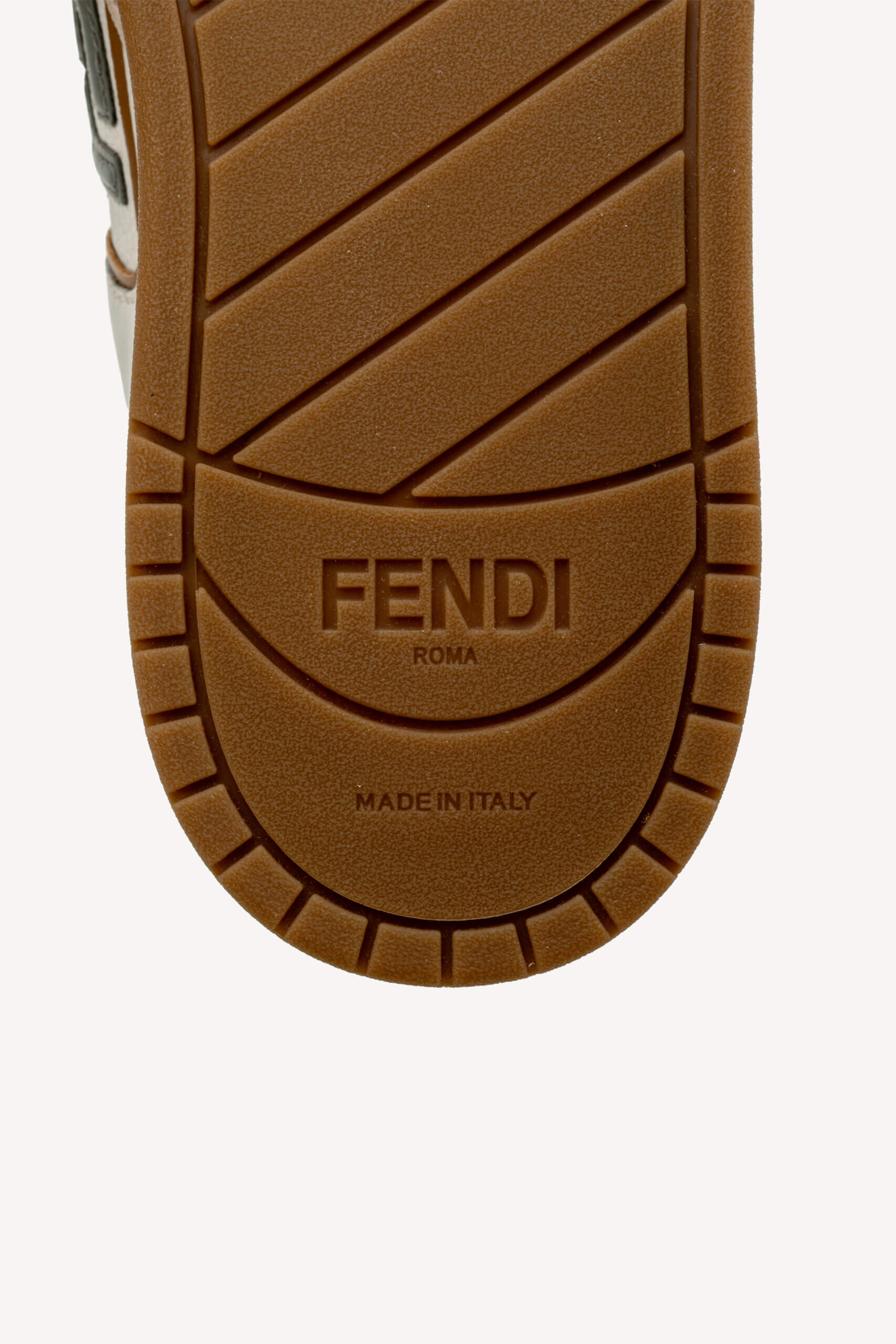 <span style="font-size: 10px;letter-spacing: .15em">NEW COLLECTION</span><br>            <strong>FENDI</strong><br>            <div style="margin-top:10px;font-size:16px">Match White and Brown leather and suede low tops 37</div><br> - Image 19