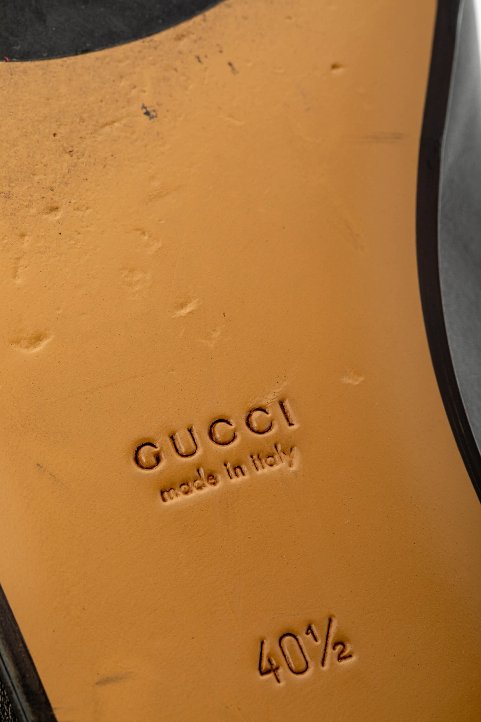 <span style="font-size: 10px;letter-spacing: .15em">BEST DEAL</span><br> <strong>GUCCI</strong><br> <div style="margin-top:10px;font-size:16px">Calfskin Jordaan Loafers Black 40.5</div><br> - Image 4