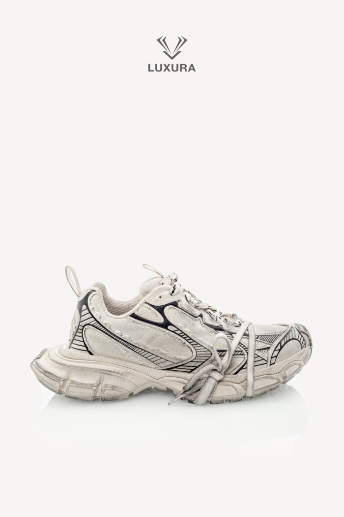 <span style="font-size: 10px;letter-spacing: .15em">IN TRENDING</span><br>            <strong>BALENCIAGA</strong><br>            <div style="margin-top:10px;font-size:16px">3XL Worn Out Light Grey Sneaker 43 </div><br>
