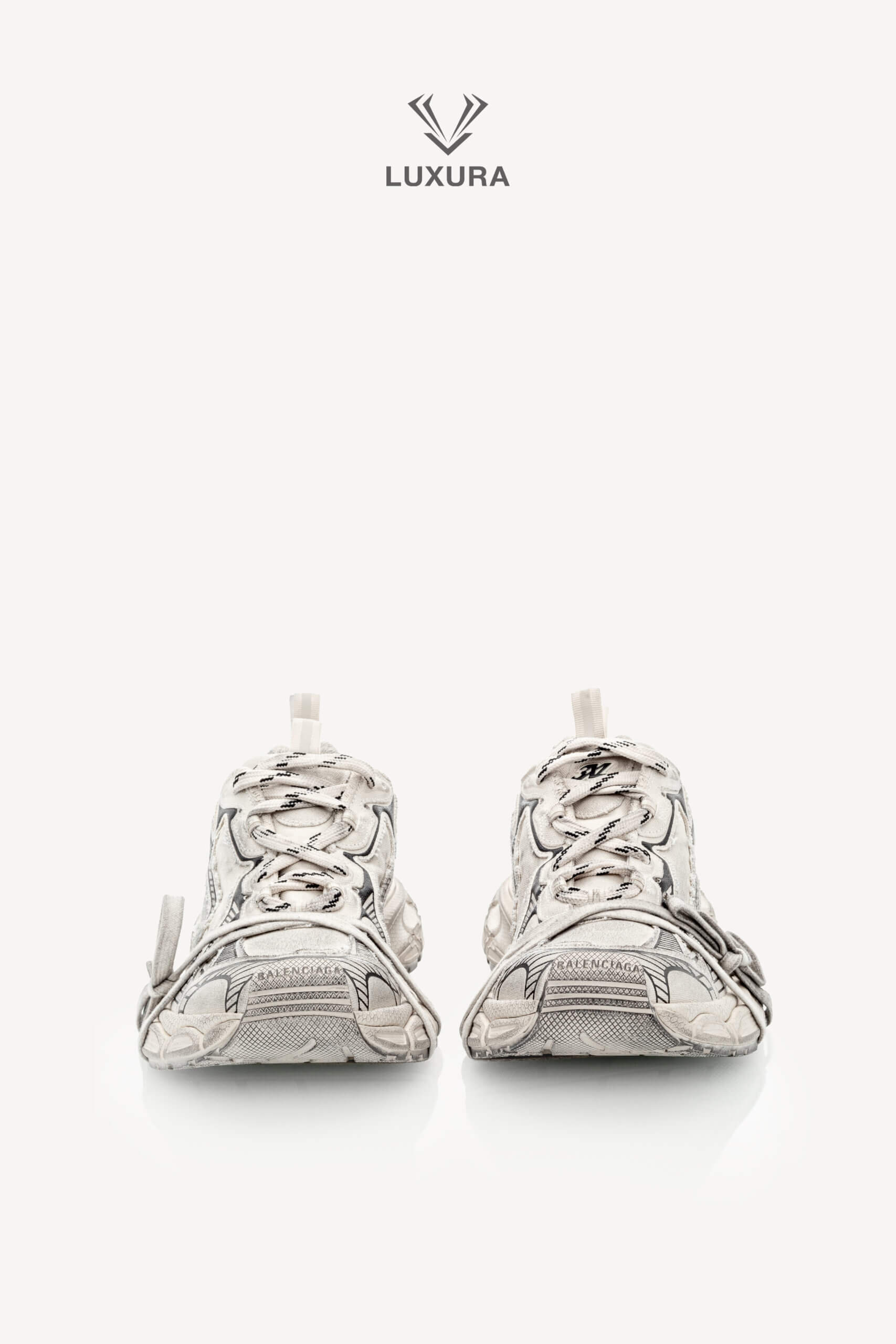 <span style="font-size: 10px;letter-spacing: .15em">IN TRENDING</span><br>            <strong>BALENCIAGA</strong><br>            <div style="margin-top:10px;font-size:16px">3XL Worn Out Light Grey Sneaker 43 </div><br> - Image 5