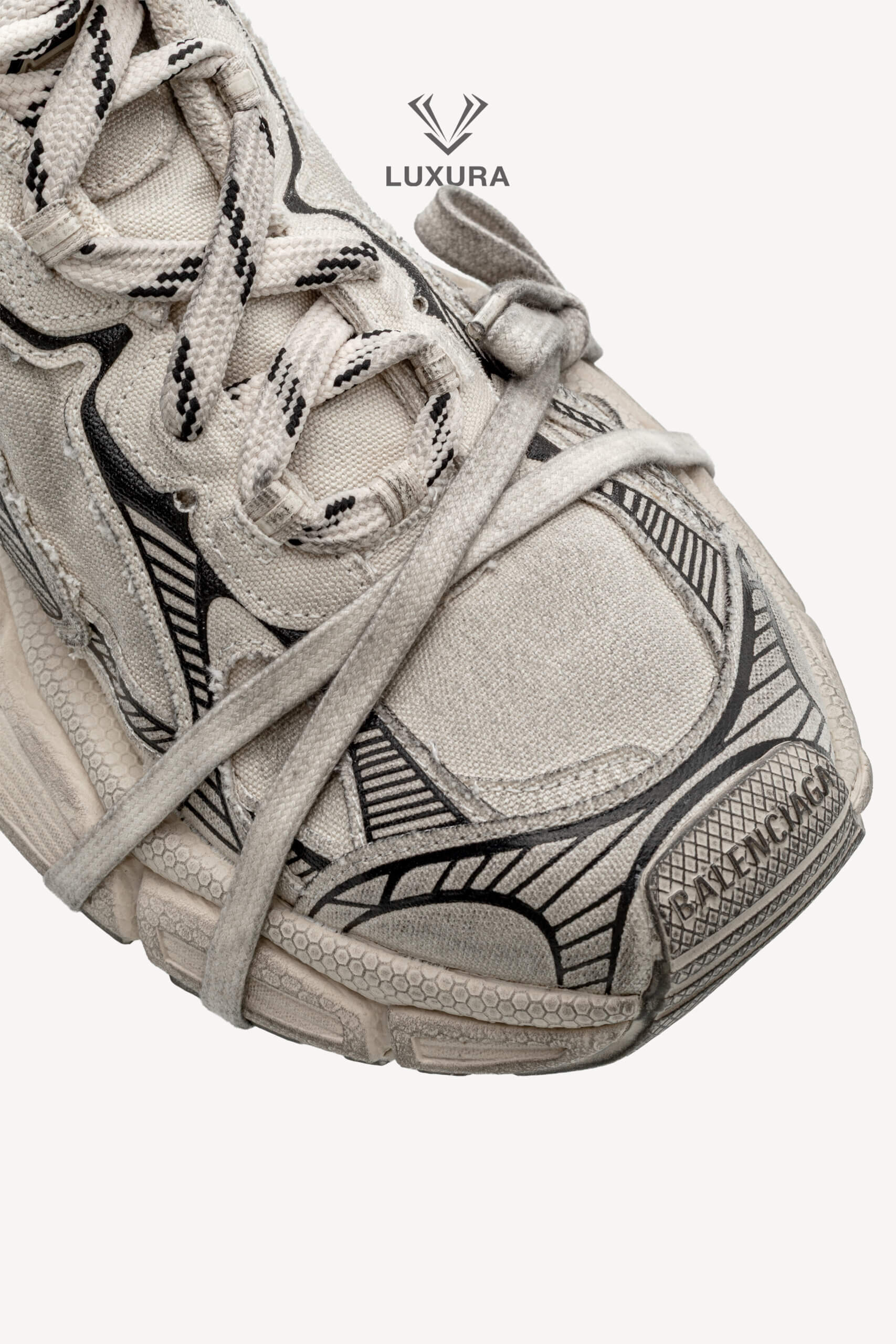 <span style="font-size: 10px;letter-spacing: .15em">IN TRENDING</span><br>            <strong>BALENCIAGA</strong><br>            <div style="margin-top:10px;font-size:16px">3XL Worn Out Light Grey Sneaker 43 </div><br> - Image 9