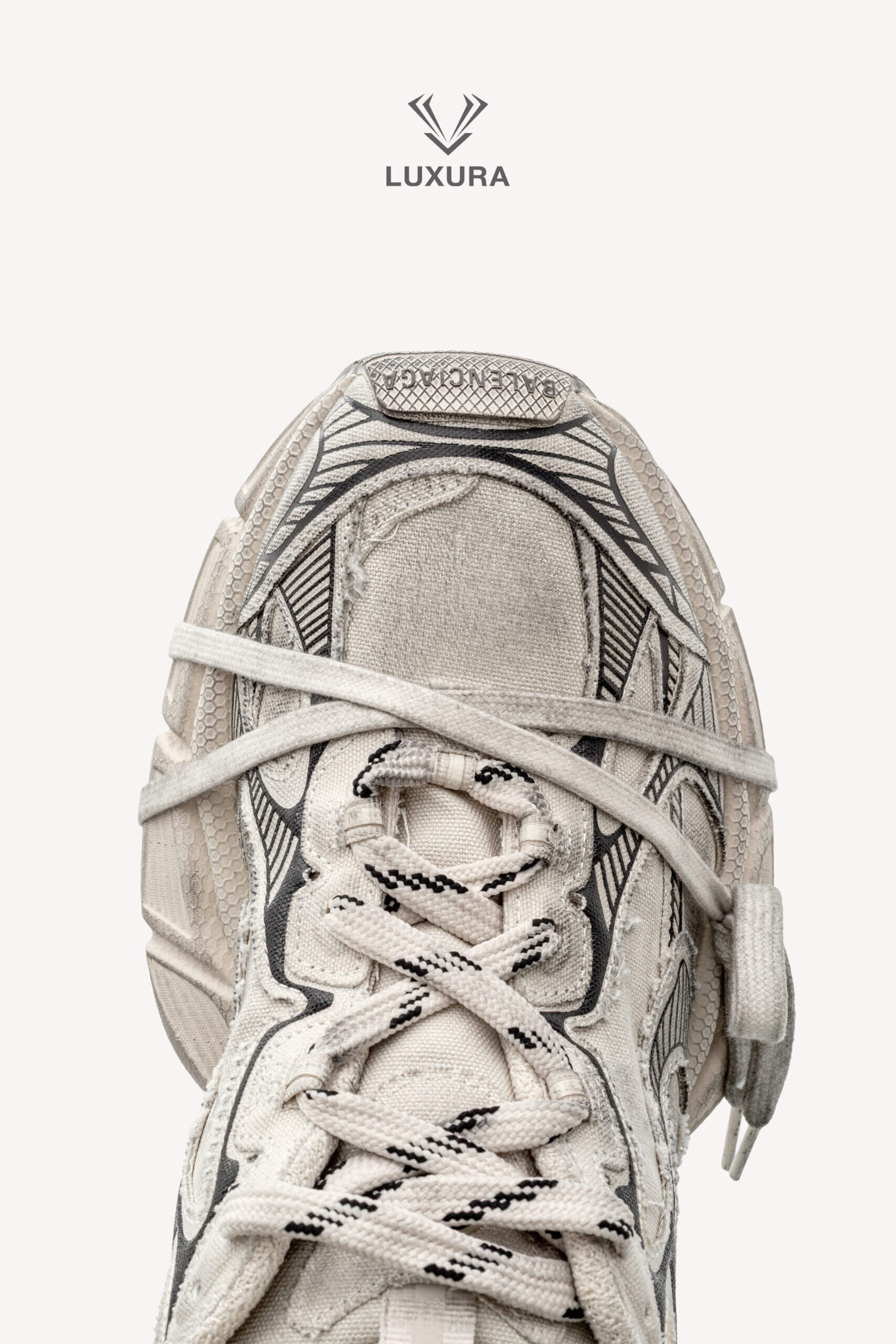 <span style="font-size: 10px;letter-spacing: .15em">IN TRENDING</span><br>            <strong>BALENCIAGA</strong><br>            <div style="margin-top:10px;font-size:16px">3XL Worn Out Light Grey Sneaker 43 </div><br> - Image 10