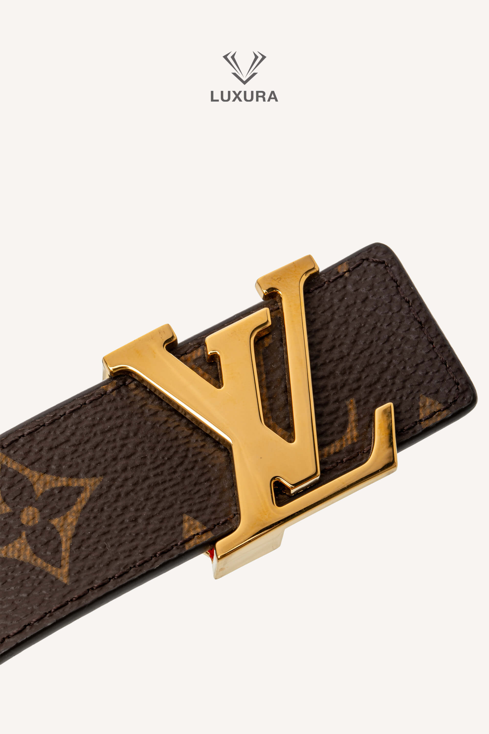<span style="font-size: 10px;letter-spacing: .15em">HARD TO FIND</span><br> <strong>LOUIS VUITTON</strong><br> <div style="margin-top:10px;font-size:16px">LV Initiales 30mm Reversible Belt Red Monogram Canvas M0322W 80</div><br> - Image 6