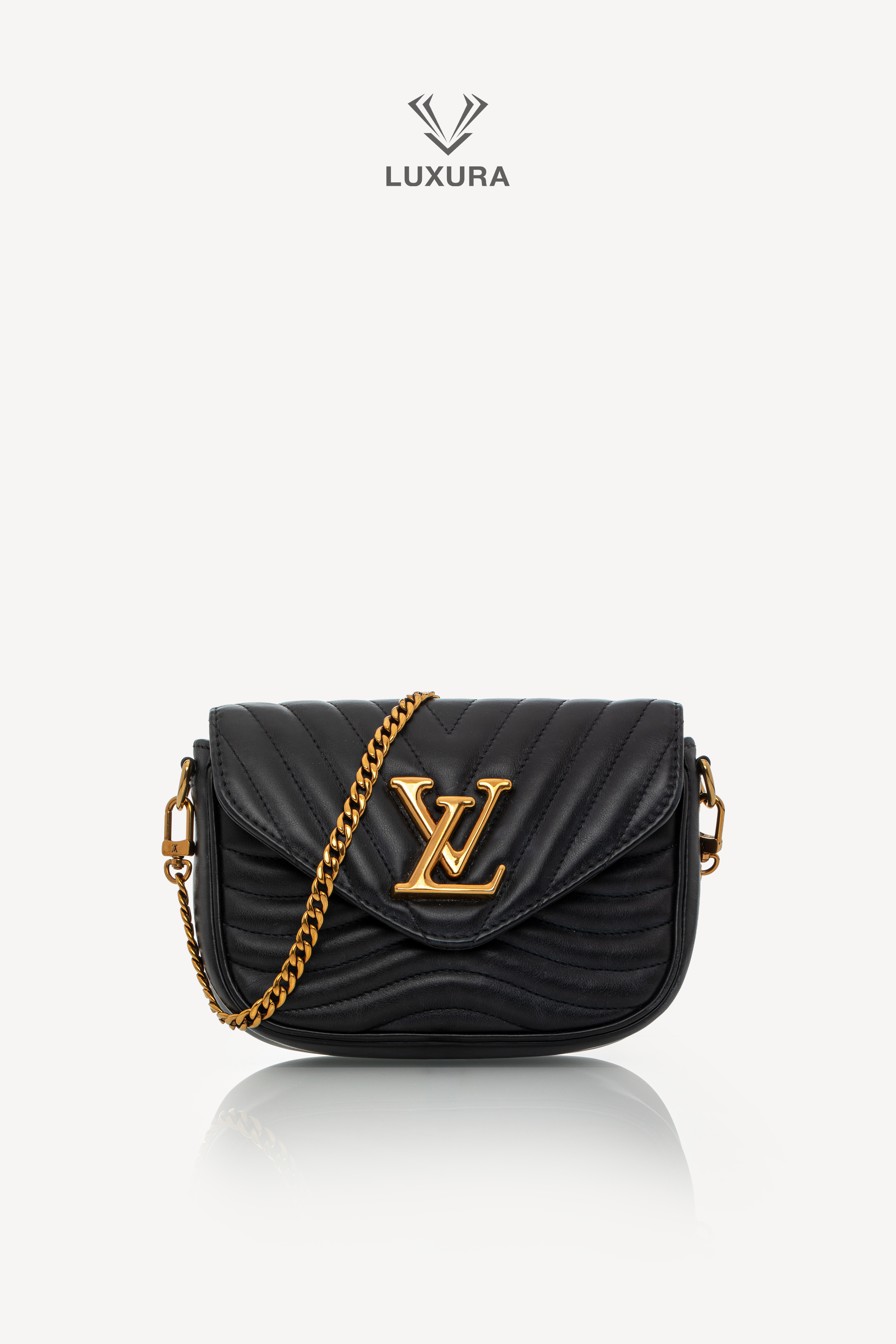 <span style="font-size: 10px;letter-spacing: .15em">HARD TO FIND</span><br>            <strong>LOUIS VUITTON</strong><br>            <div style="margin-top:10px;font-size:16px">Calfskin New Wave Multipochete Black</div><br> - Image 7