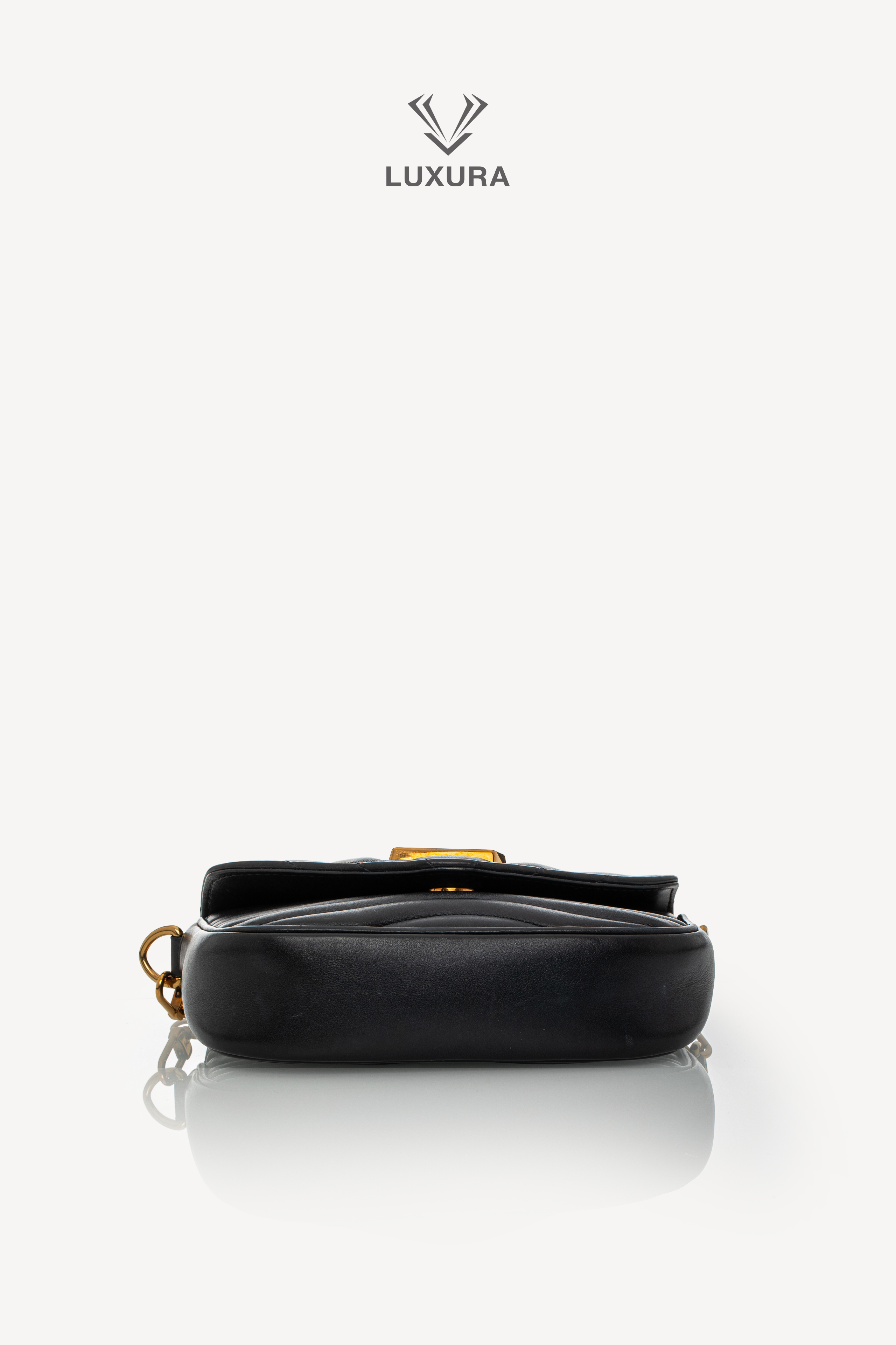 <span style="font-size: 10px;letter-spacing: .15em">HARD TO FIND</span><br>            <strong>LOUIS VUITTON</strong><br>            <div style="margin-top:10px;font-size:16px">Calfskin New Wave Multipochete Black</div><br> - Image 27