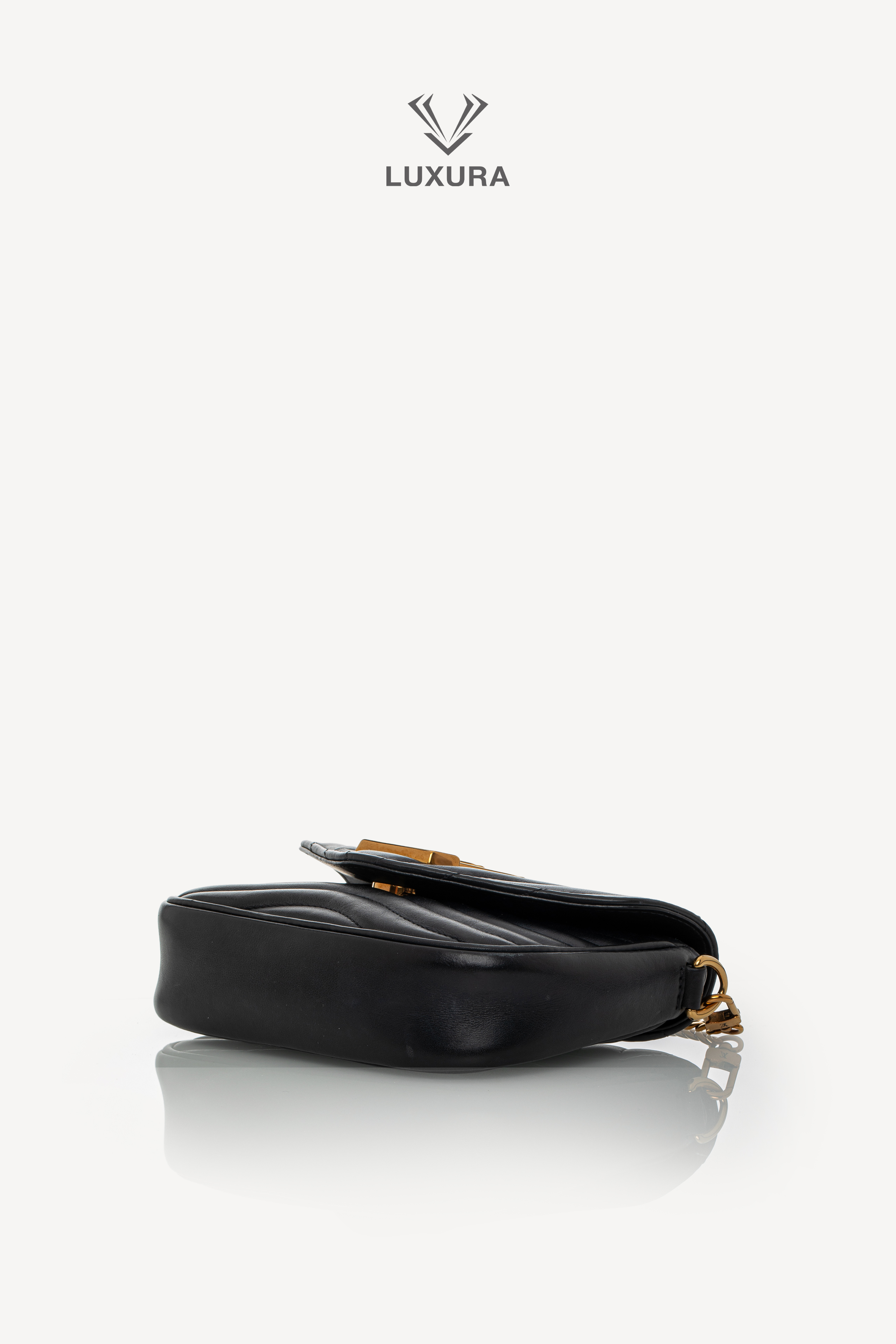 <span style="font-size: 10px;letter-spacing: .15em">HARD TO FIND</span><br>            <strong>LOUIS VUITTON</strong><br>            <div style="margin-top:10px;font-size:16px">Calfskin New Wave Multipochete Black</div><br> - Image 28