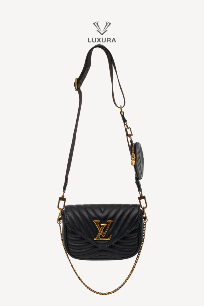 <span style="font-size: 10px;letter-spacing: .15em">HARD TO FIND</span><br>            <strong>LOUIS VUITTON</strong><br>            <div style="margin-top:10px;font-size:16px">Calfskin New Wave Multipochete Black</div><br>