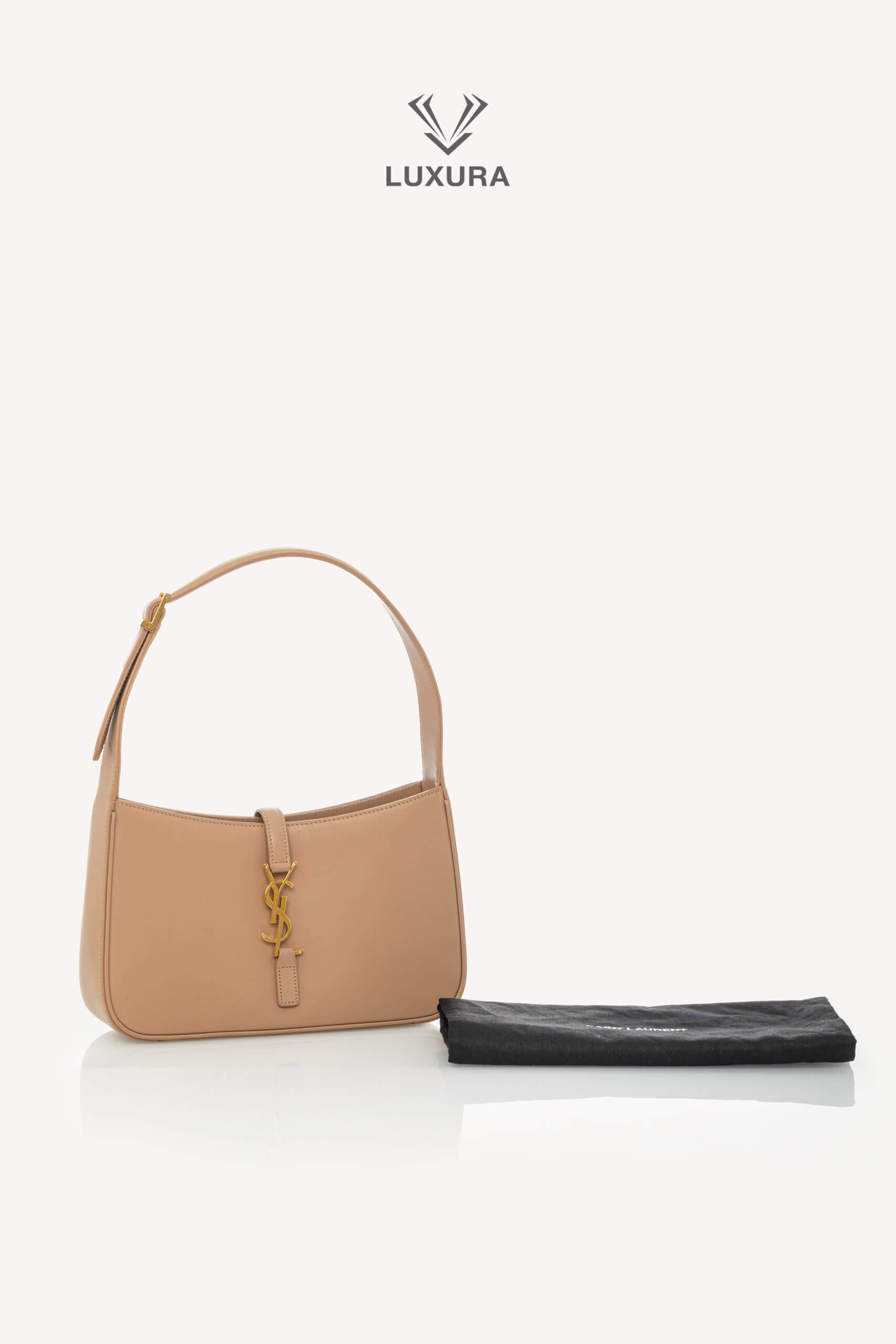 <span style="font-size: 10px;letter-spacing: .15em">NEW COLLECTION</span><br>            <strong>SAINT LAURENT</strong><br>            <div style="margin-top:10px;font-size:16px">Smooth Calfskin Le 5 A 7 Hobo Beige</div><br> - Image 6