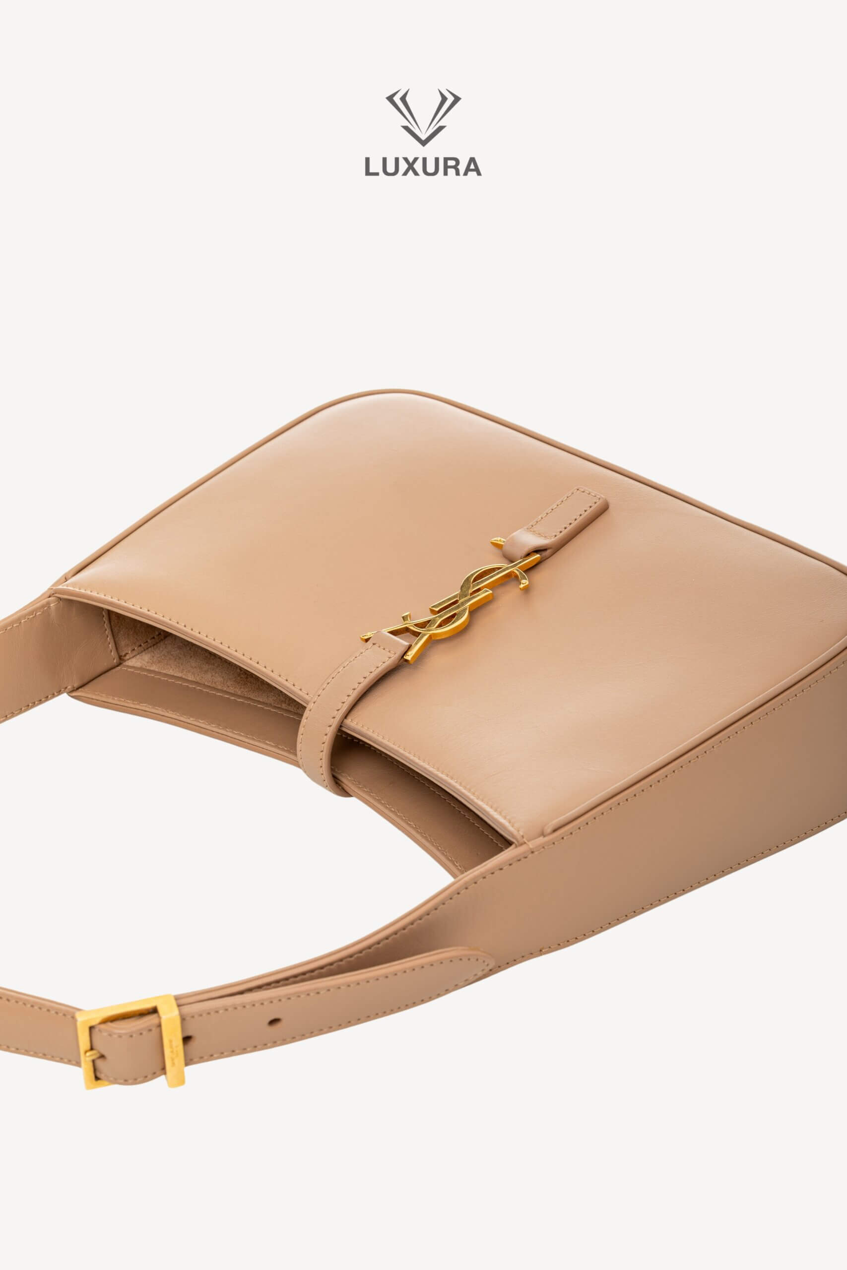 <span style="font-size: 10px;letter-spacing: .15em">NEW COLLECTION</span><br>            <strong>SAINT LAURENT</strong><br>            <div style="margin-top:10px;font-size:16px">Smooth Calfskin Le 5 A 7 Hobo Beige</div><br> - Image 11