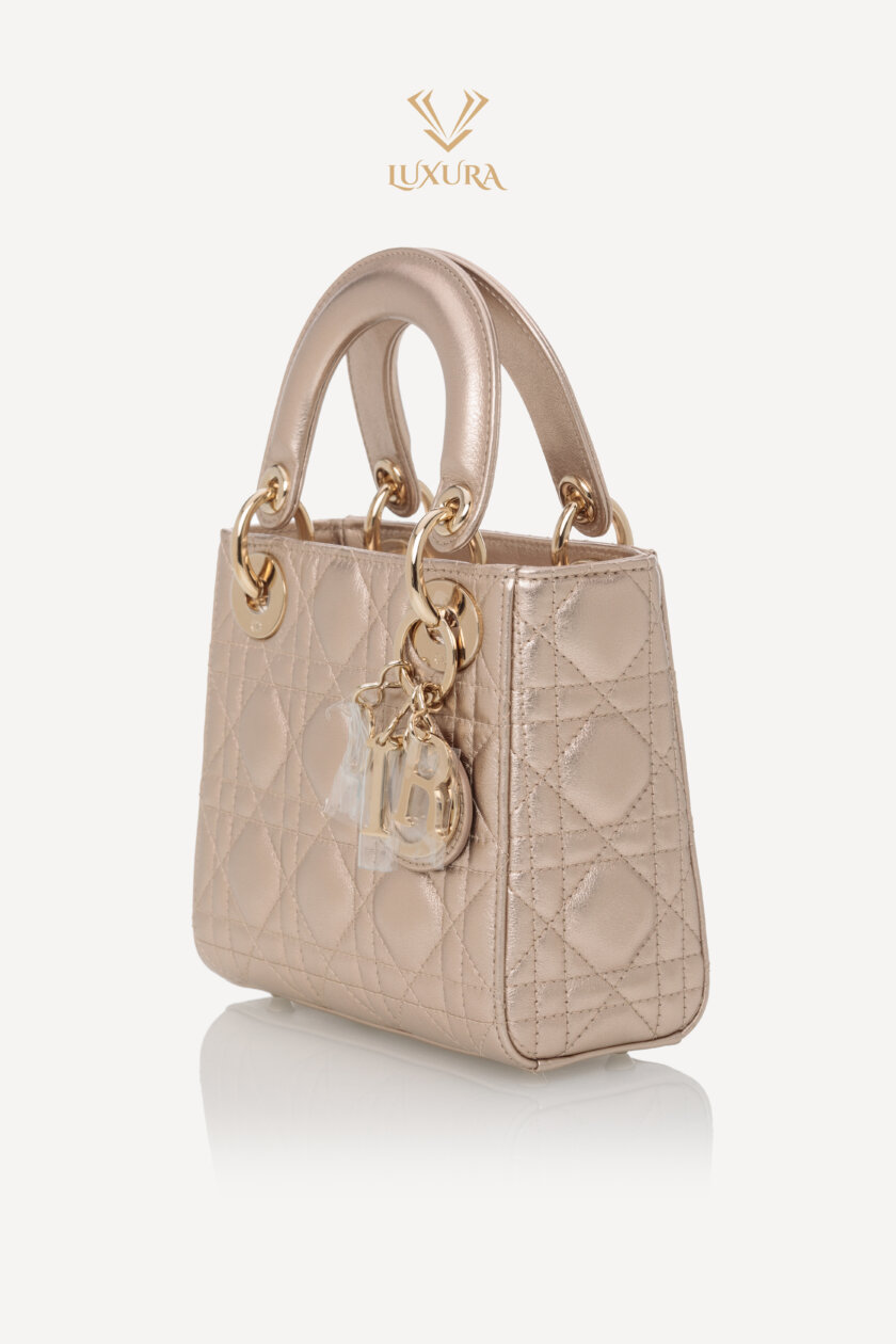 <span style="font-size: 10px; color: rgb(101, 101, 101);letter-spacing: .15em;">HARD TO FIND</span><br><strong> DIOR </strong><br><div style="margin-top:10px; font-size:16px;">Mini Lady Dior Bag Light Gold Cannage Calfskin </div><br> - Image 7