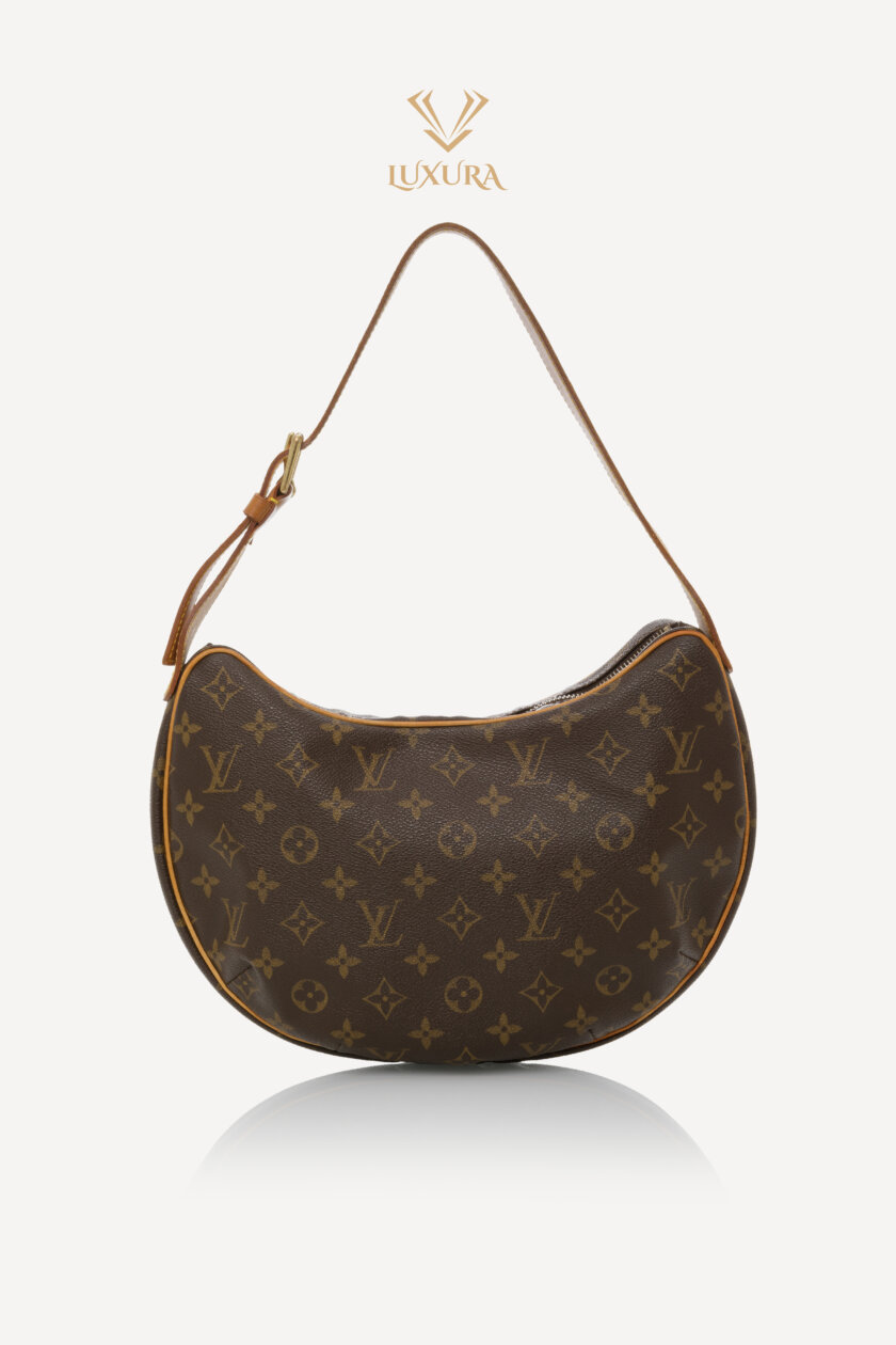 <span style="font-size: 10px; color: rgb(101, 101, 101);letter-spacing: .15em;">HARD TO FIND</span><br><strong> LOUIS VUITTON </strong><br><div style="margin-top:10px; font-size:16px;">Monogram Croissant MM </div><br> - Image 5