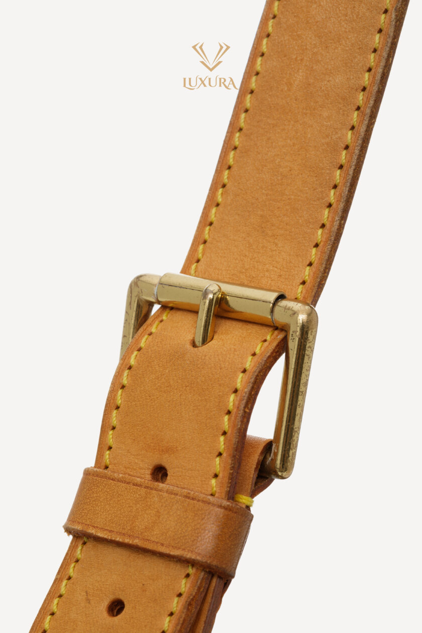 <span style="font-size: 10px; color: rgb(101, 101, 101);letter-spacing: .15em;">HARD TO FIND</span><br><strong> LOUIS VUITTON </strong><br><div style="margin-top:10px; font-size:16px;">Monogram Croissant MM </div><br> - Image 11