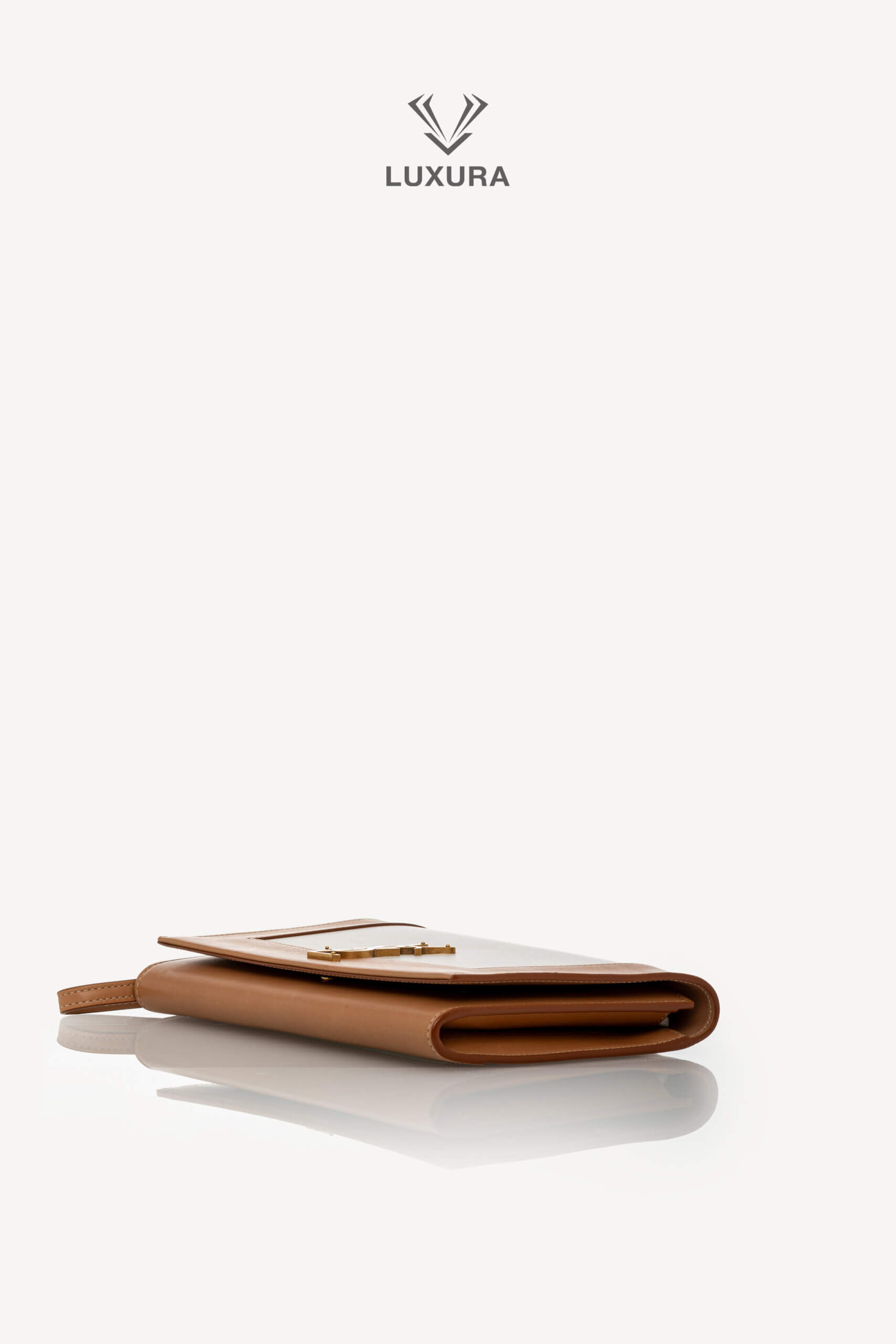 <span style="font-size: 10px;letter-spacing: .15em">HARD TO FIND</span><br>            <strong>SAINT LAURENT</strong><br>            <div style="margin-top:10px;font-size:16px">Nappa Calfskin Two-Toned Monogram Pouch Off-White Brown</div><br> - Image 18