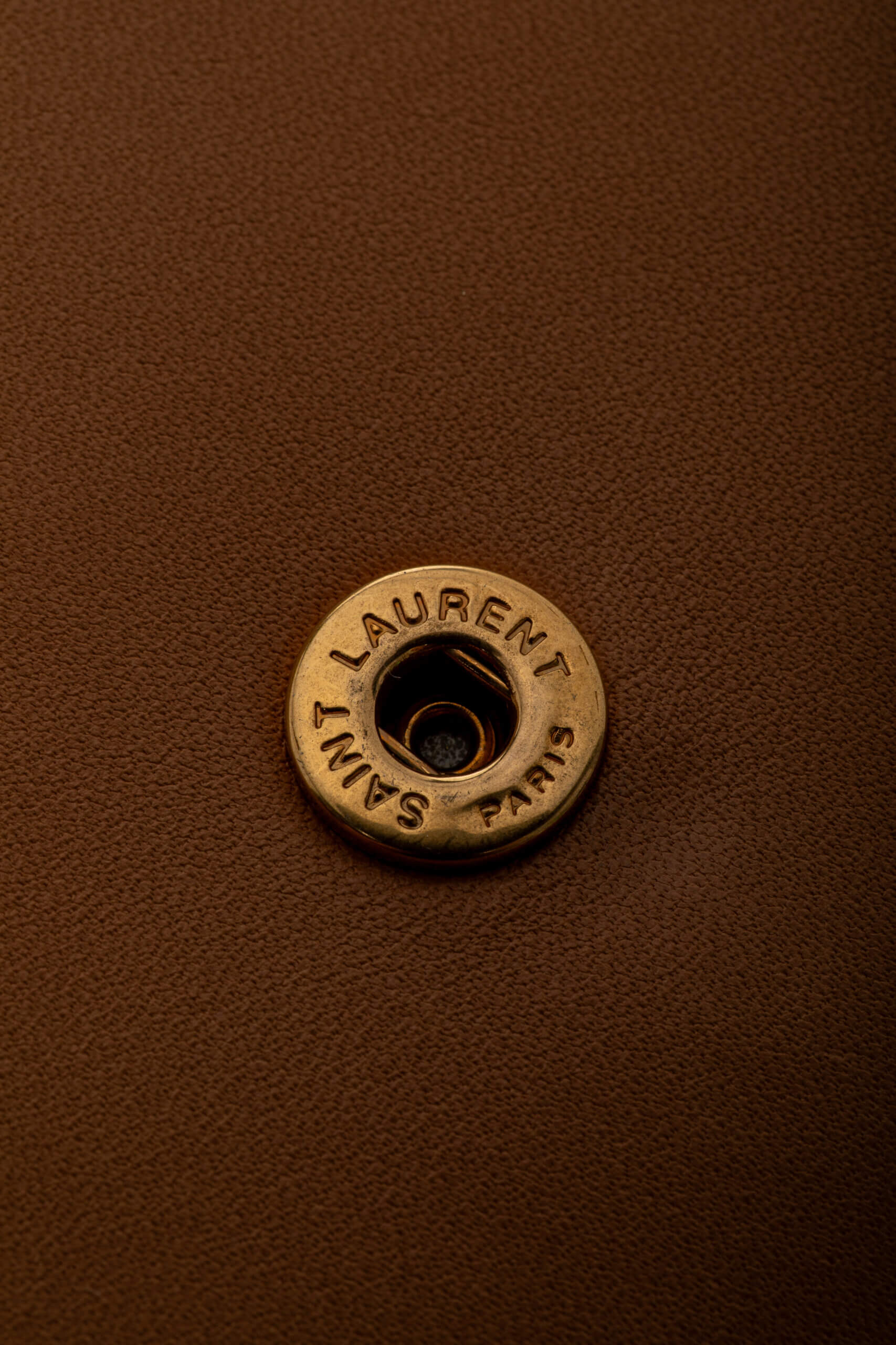 <span style="font-size: 10px;letter-spacing: .15em">HARD TO FIND</span><br>            <strong>SAINT LAURENT</strong><br>            <div style="margin-top:10px;font-size:16px">Nappa Calfskin Two-Toned Monogram Pouch Off-White Brown</div><br> - Image 13