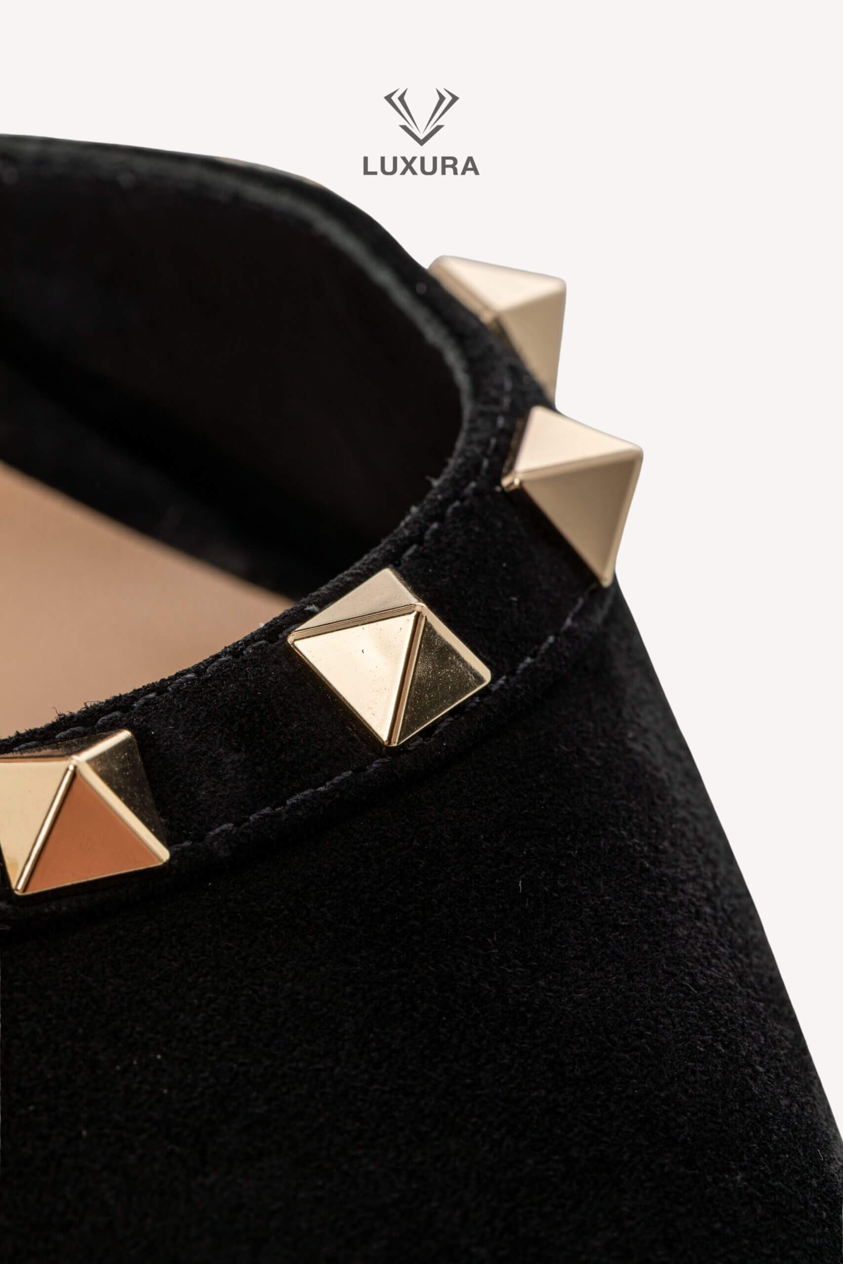 <span style="font-size: 10px;letter-spacing: .15em">BEST DEAL</span><br>            <strong>VALENTINO</strong><br>            <div style="margin-top:10px;font-size:16px">Garavani Rockstud Open Platform Sandals 36.5 Black</div><br> - Image 14