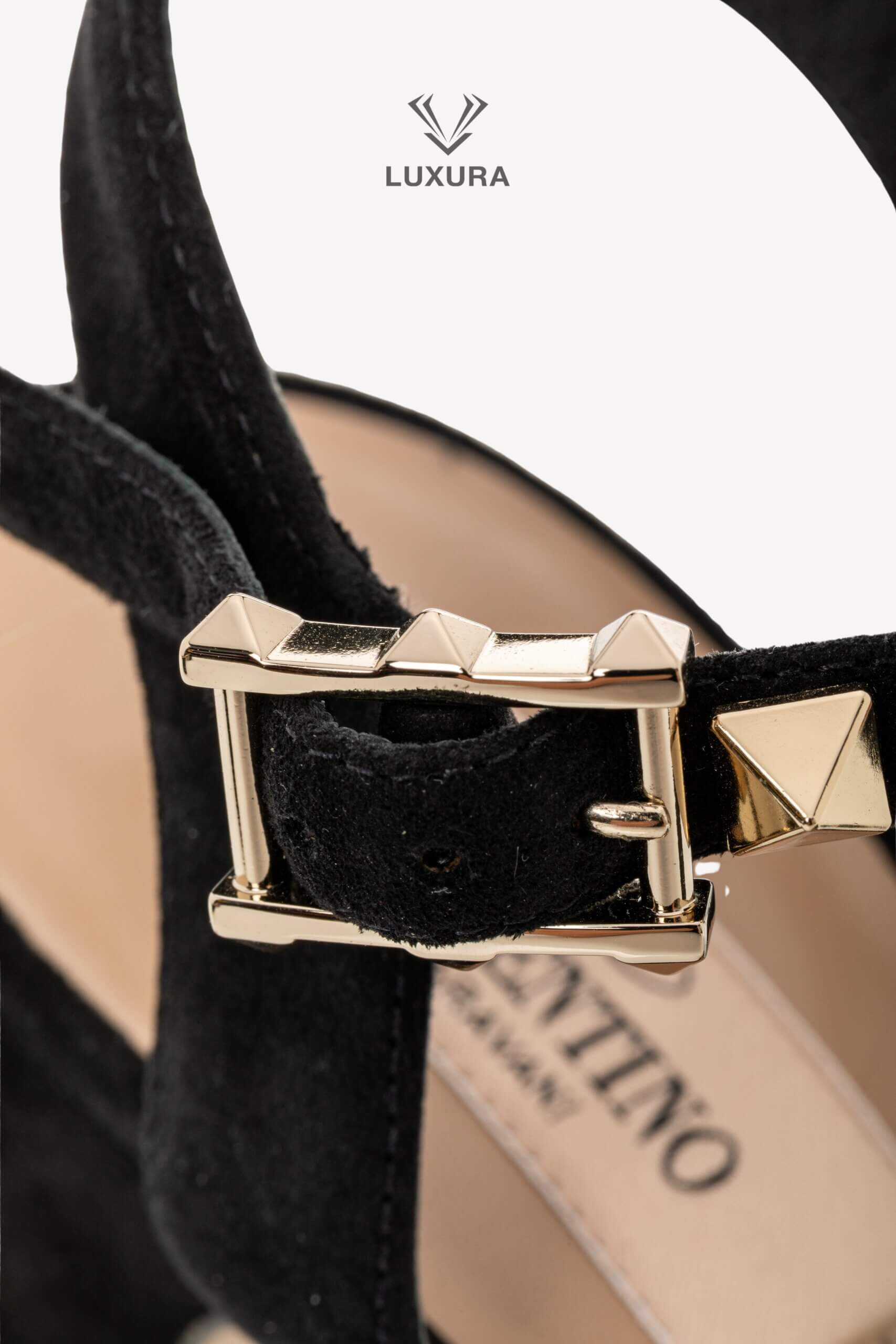 <span style="font-size: 10px;letter-spacing: .15em">BEST DEAL</span><br>            <strong>VALENTINO</strong><br>            <div style="margin-top:10px;font-size:16px">Garavani Rockstud Open Platform Sandals 36.5 Black</div><br> - Image 15