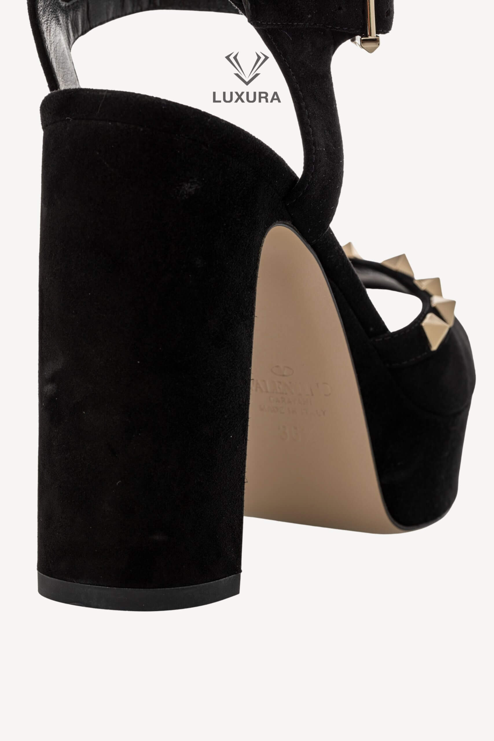 <span style="font-size: 10px;letter-spacing: .15em">BEST DEAL</span><br>            <strong>VALENTINO</strong><br>            <div style="margin-top:10px;font-size:16px">Garavani Rockstud Open Platform Sandals 36.5 Black</div><br> - Image 13