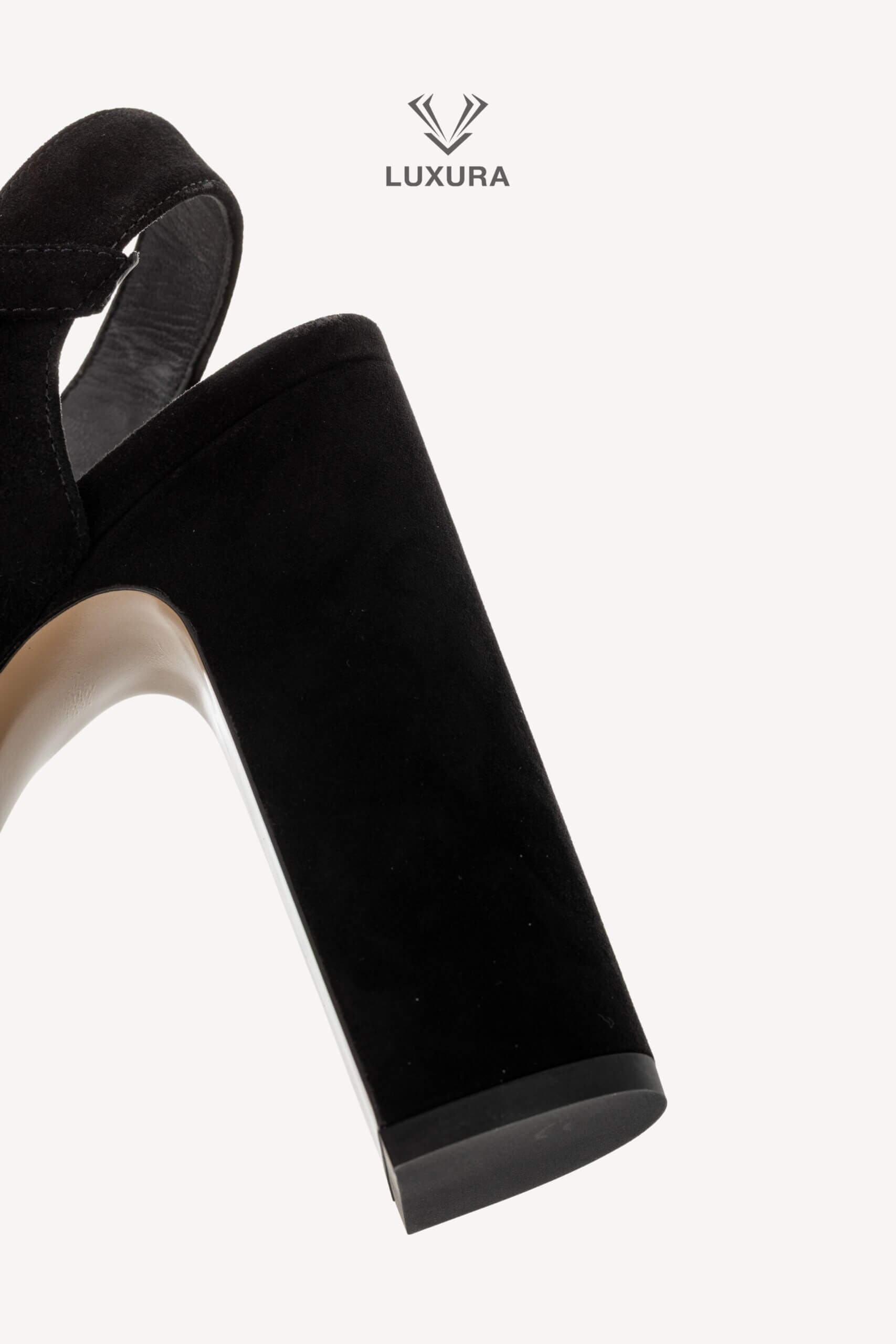 <span style="font-size: 10px;letter-spacing: .15em">BEST DEAL</span><br>            <strong>VALENTINO</strong><br>            <div style="margin-top:10px;font-size:16px">Garavani Rockstud Open Platform Sandals 36.5 Black</div><br> - Image 18