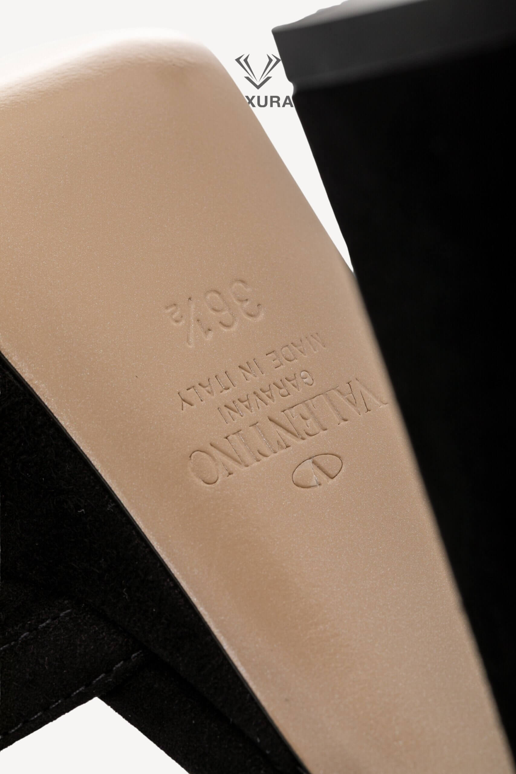 <span style="font-size: 10px;letter-spacing: .15em">BEST DEAL</span><br>            <strong>VALENTINO</strong><br>            <div style="margin-top:10px;font-size:16px">Garavani Rockstud Open Platform Sandals 36.5 Black</div><br> - Image 20