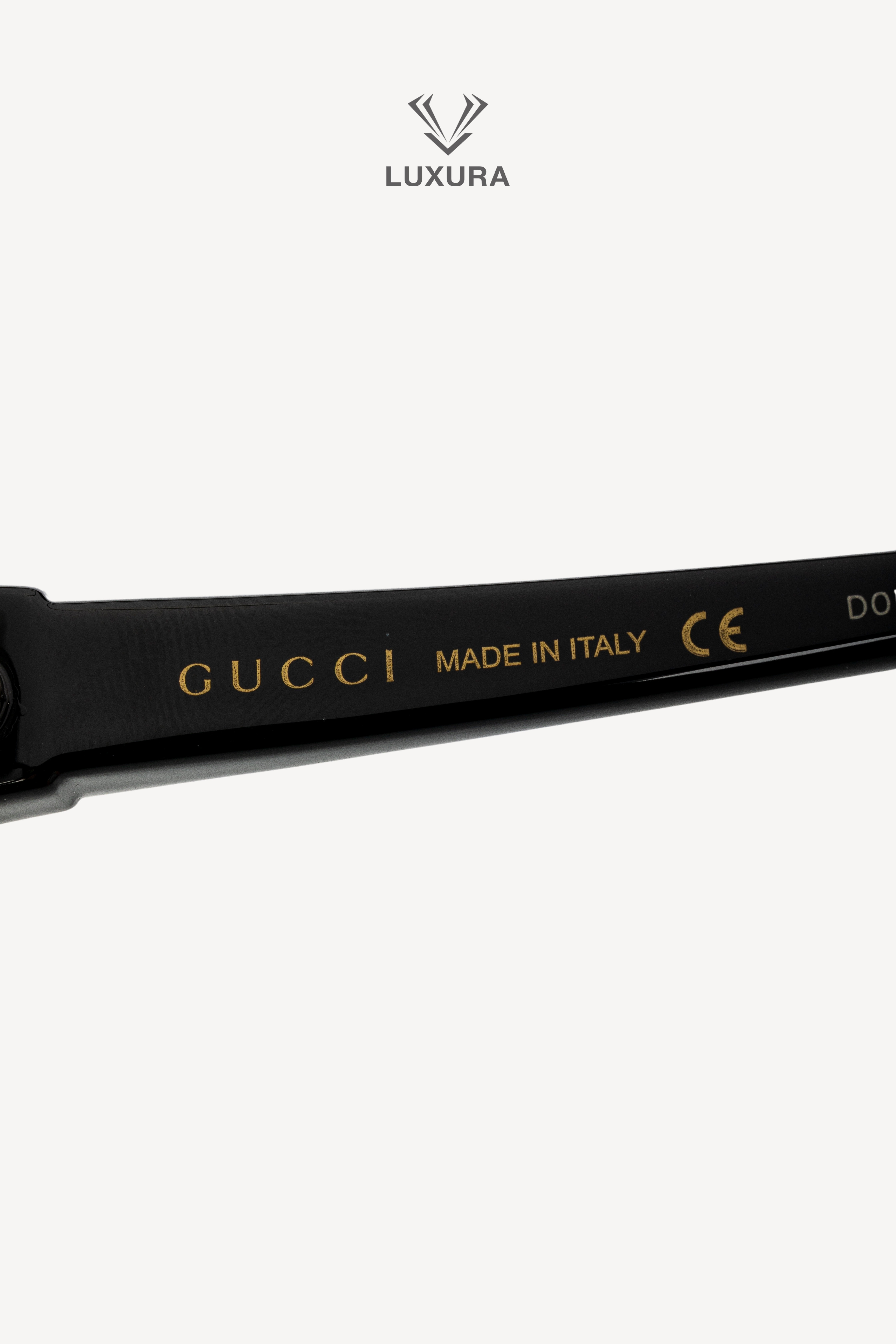<span style="font-size: 10px; color: rgb(101, 101, 101);letter-spacing: .15em;">HARD TO FIND</span><br><strong> GUCCI </strong><br><div style="margin-top:10px; font-size:16px;">GG0876S 01 Sunglasses Black</div><br> - Image 16