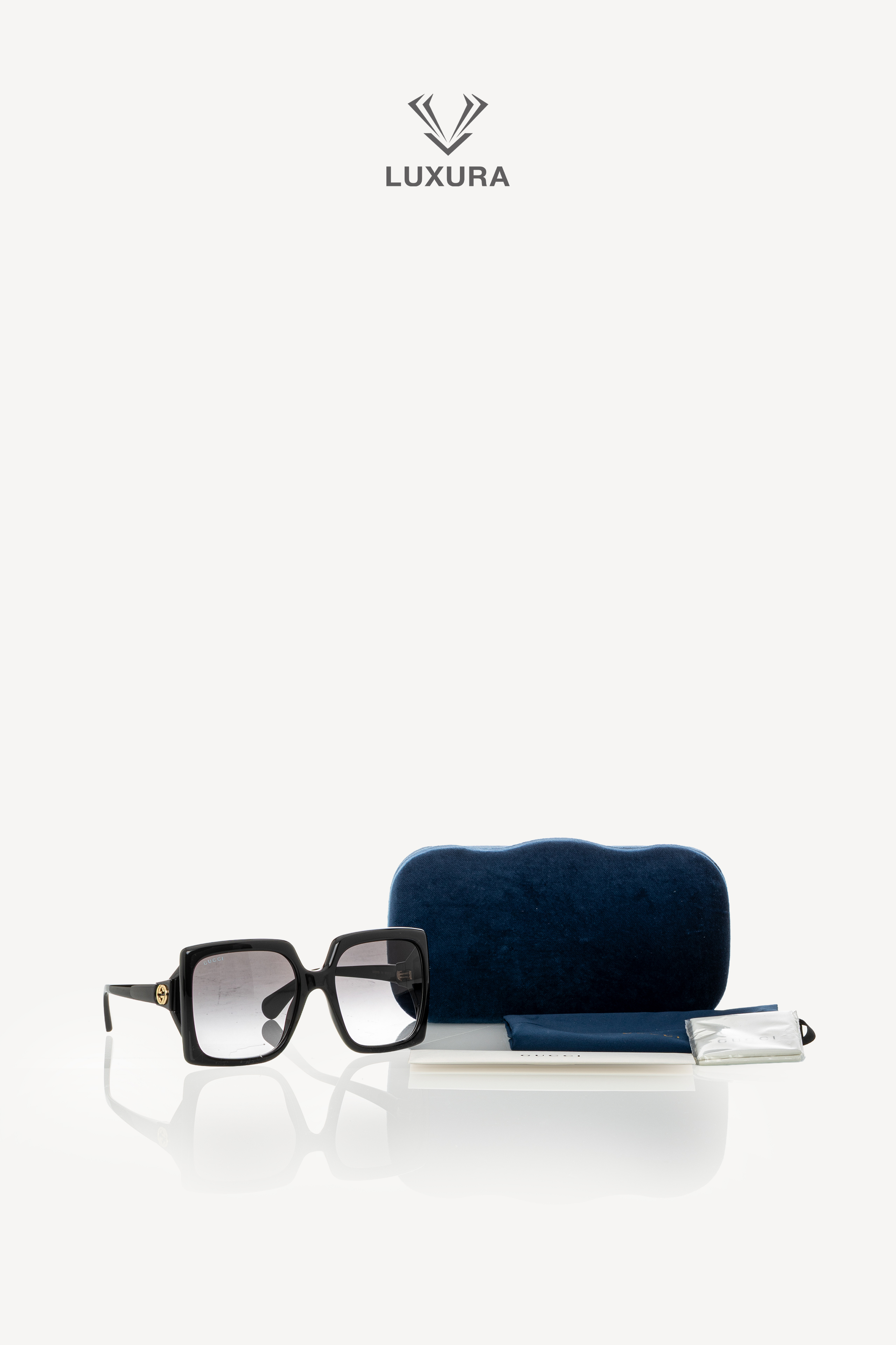 <span style="font-size: 10px; color: rgb(101, 101, 101);letter-spacing: .15em;">HARD TO FIND</span><br><strong> GUCCI </strong><br><div style="margin-top:10px; font-size:16px;">GG0876S 01 Sunglasses Black</div><br> - Image 2