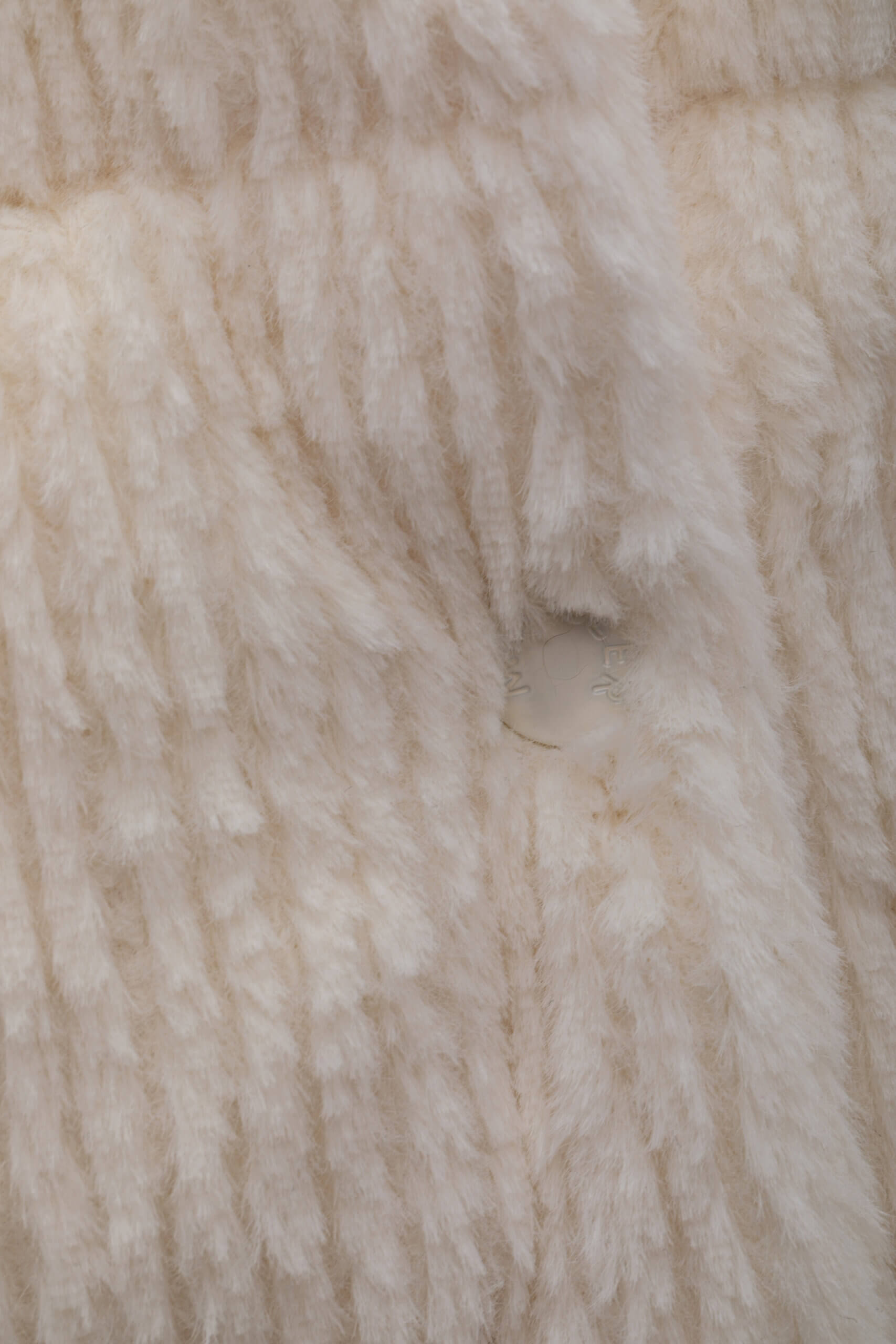 <span style="font-size: 10px;letter-spacing: .15em">BEST DEAL</span><br>            <strong>MONCLER</strong><br>            <div style="margin-top:10px;font-size:16px">Daos Hooded Corduroy Short Down Jacket Beige 0 ( xs-s )</div><br> - Image 11