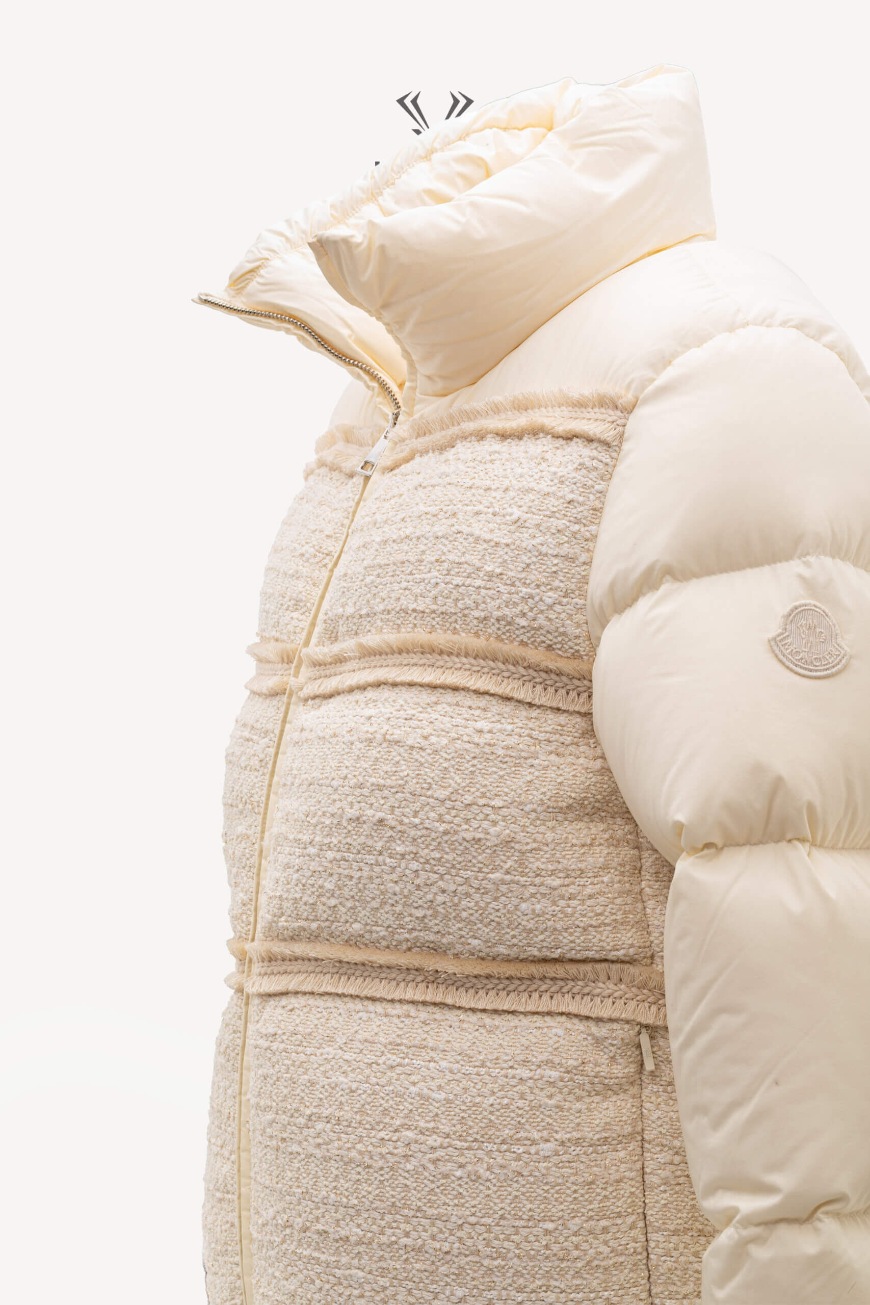 <span style="font-size: 10px;letter-spacing: .15em">BEST DEAL</span><br>            <strong>MONCLER</strong><br>            <div style="margin-top:10px;font-size:16px">Aucun Tweed Puffer Jacket Open White 0 </div><br> - Image 6