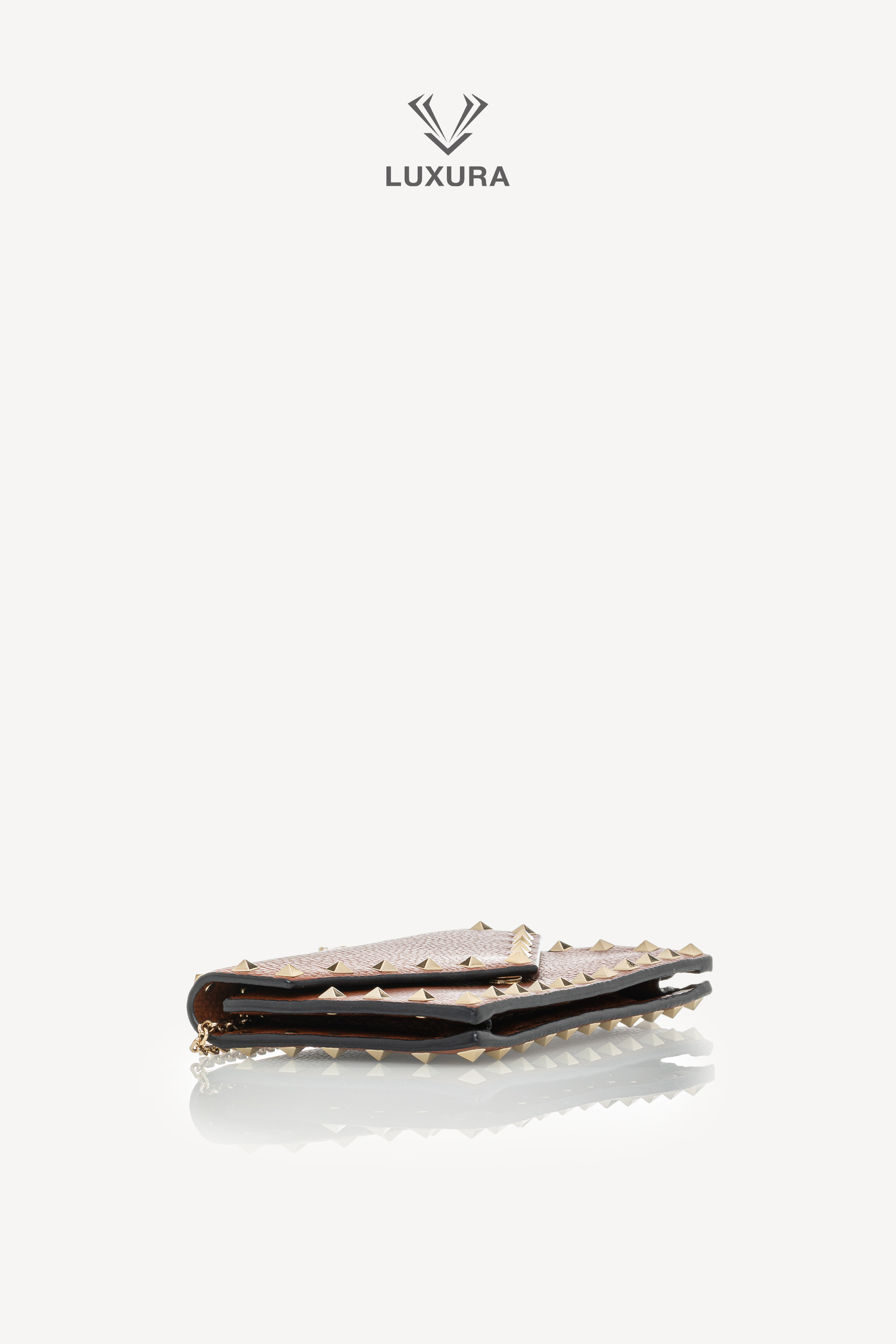 <span style="font-size: 10px;letter-spacing: .15em">HARD TO FIND</span><br>            <strong>VALENTINO</strong><br>            <div style="margin-top:10px;font-size:16px">Garavani Rockstud Chain Shoulder Bag Leather Brown</div><br> - Image 22