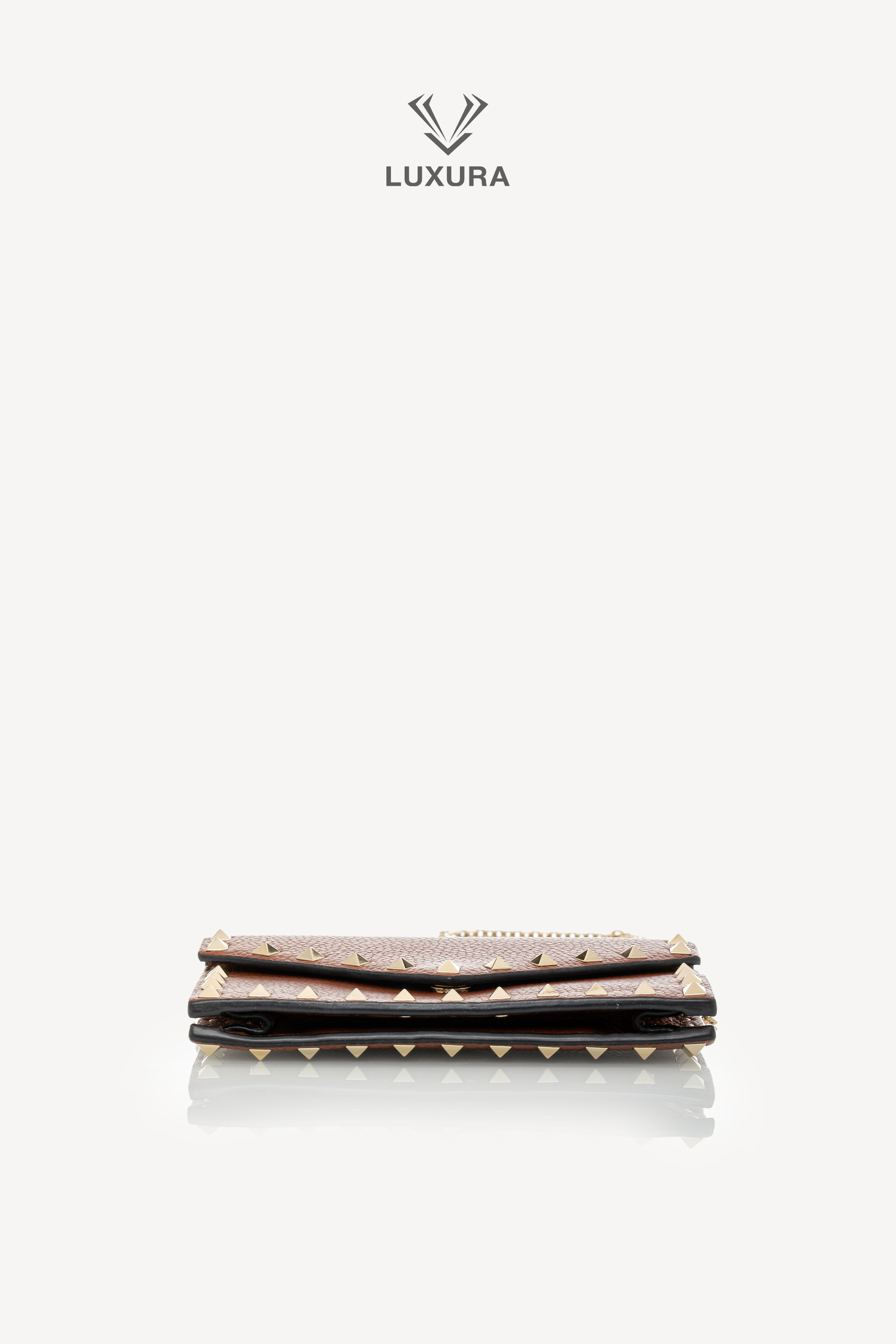 <span style="font-size: 10px;letter-spacing: .15em">HARD TO FIND</span><br>            <strong>VALENTINO</strong><br>            <div style="margin-top:10px;font-size:16px">Garavani Rockstud Chain Shoulder Bag Leather Brown</div><br> - Image 23