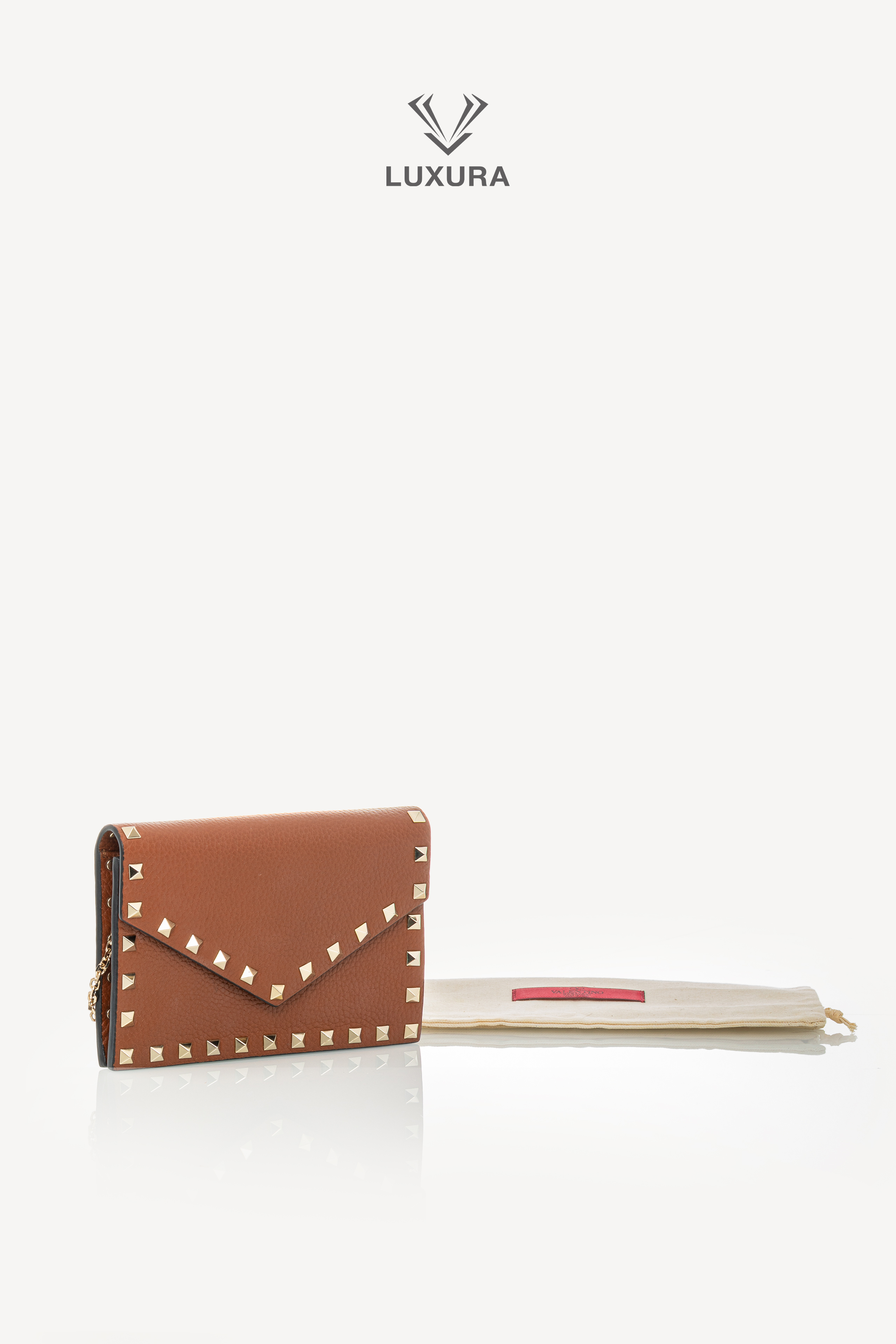 <span style="font-size: 10px;letter-spacing: .15em">HARD TO FIND</span><br>            <strong>VALENTINO</strong><br>            <div style="margin-top:10px;font-size:16px">Garavani Rockstud Chain Shoulder Bag Leather Brown</div><br> - Image 2