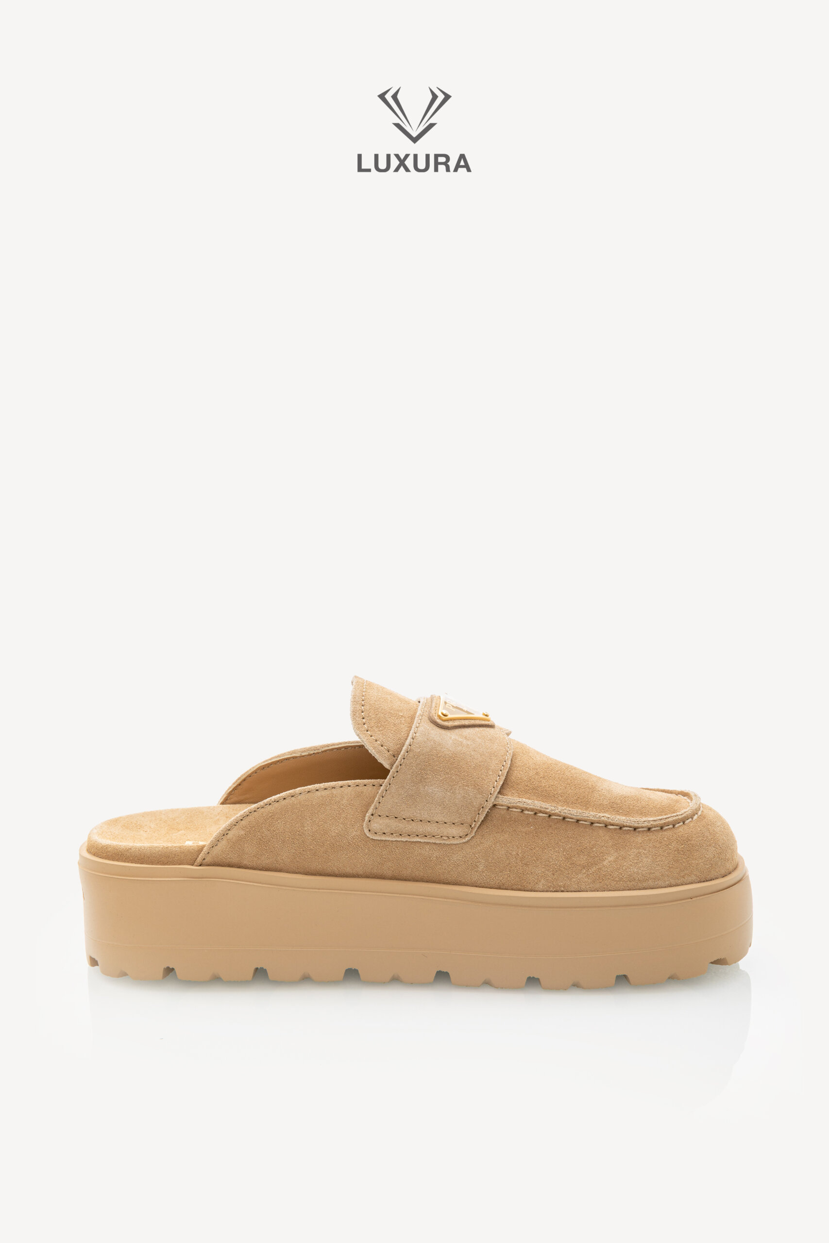 <span style="font-size: 10px;letter-spacing: .15em">NEW COLLECTION</span><br>            <strong>PRADA</strong><br>            <div style="margin-top:10px;font-size:16px">Triangle-Logo Round-Toe Slippers 36.5</div><br> - Image 10