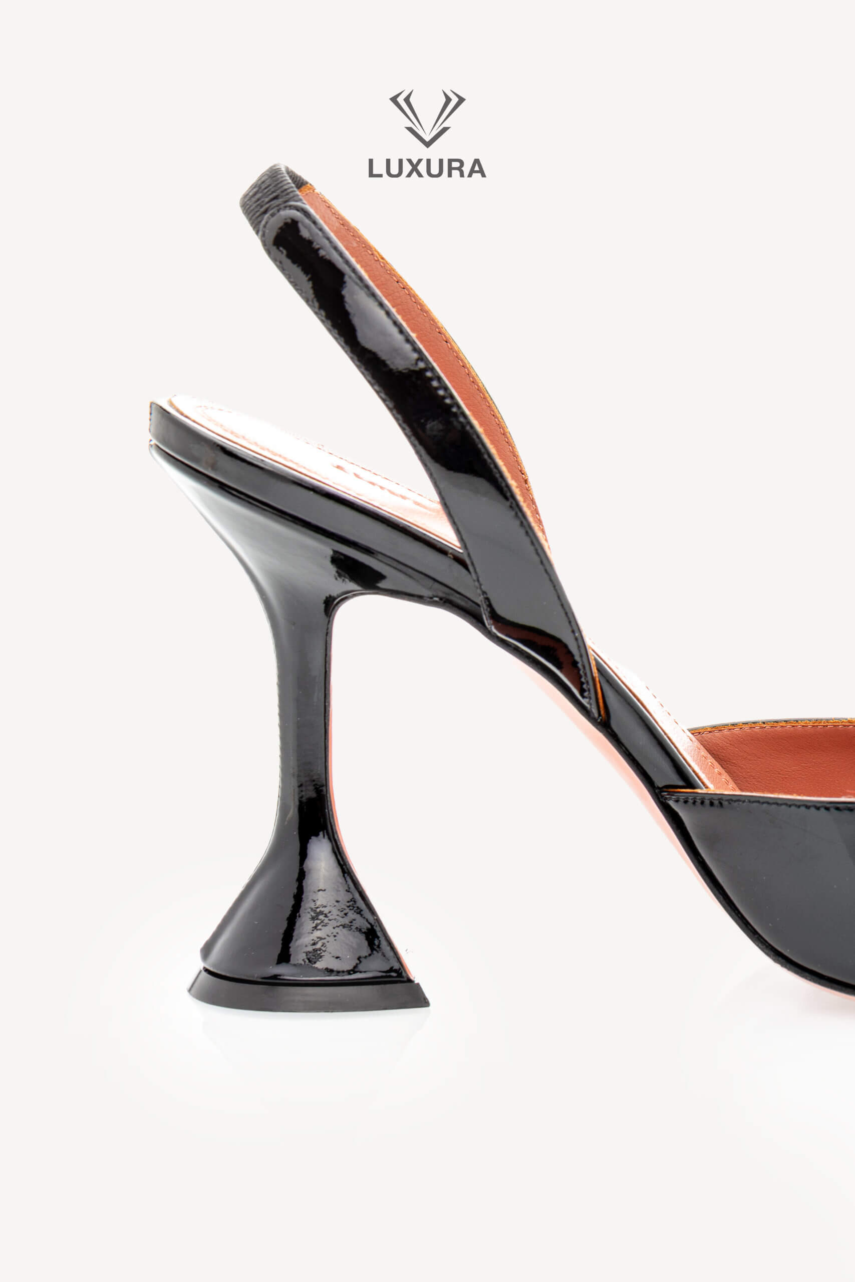 <span style="font-size: 10px;letter-spacing: .15em">BEST DEAL</span><br>            <strong>AMINA MUADDI</strong><br>            <div style="margin-top:10px;font-size:16px">Begum Sling 95 Pumps Black Leather 38 ( true size 37 )</div><br> - Image 12